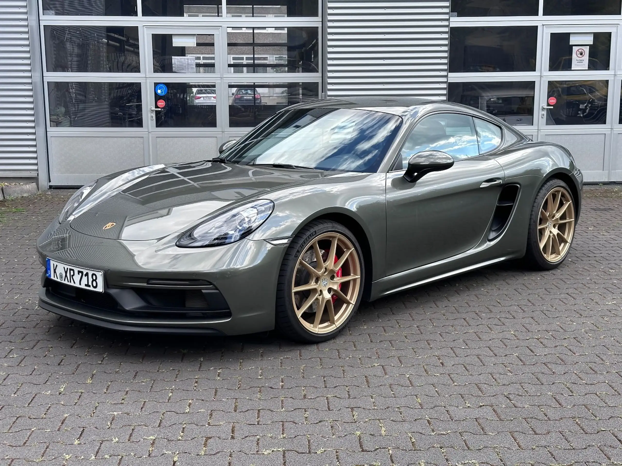 Porsche - Cayman