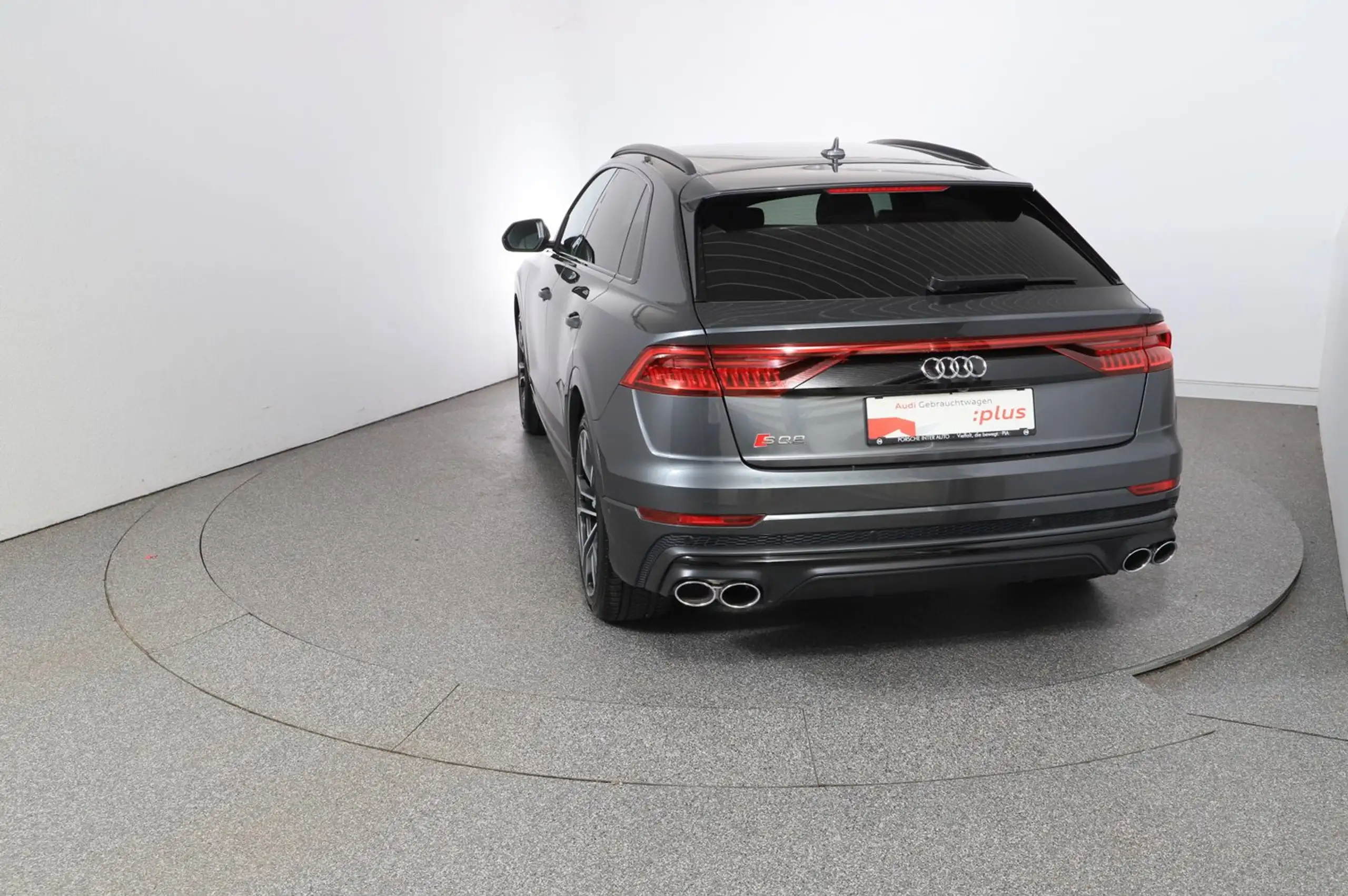 Audi - SQ8