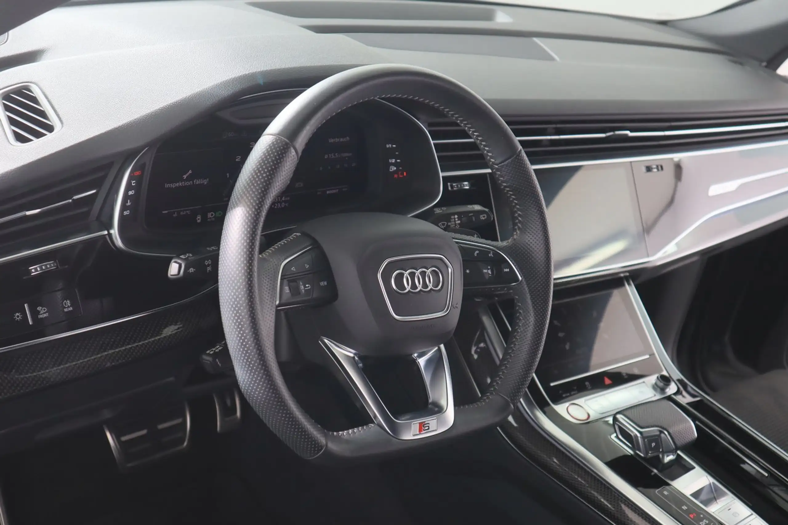 Audi - SQ8