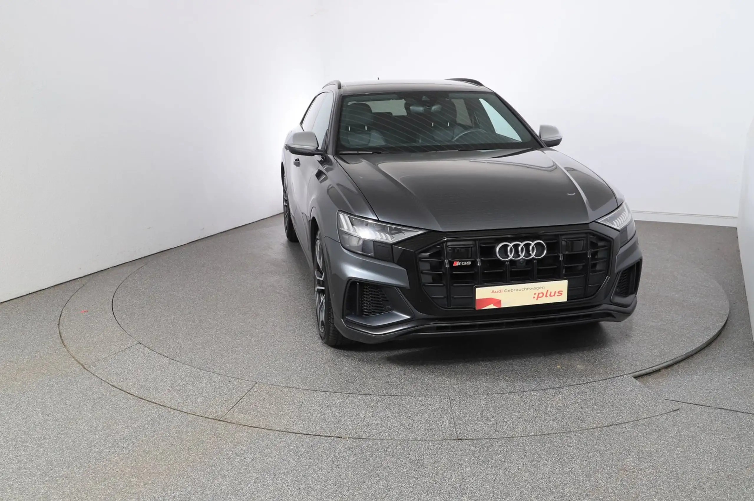 Audi - SQ8