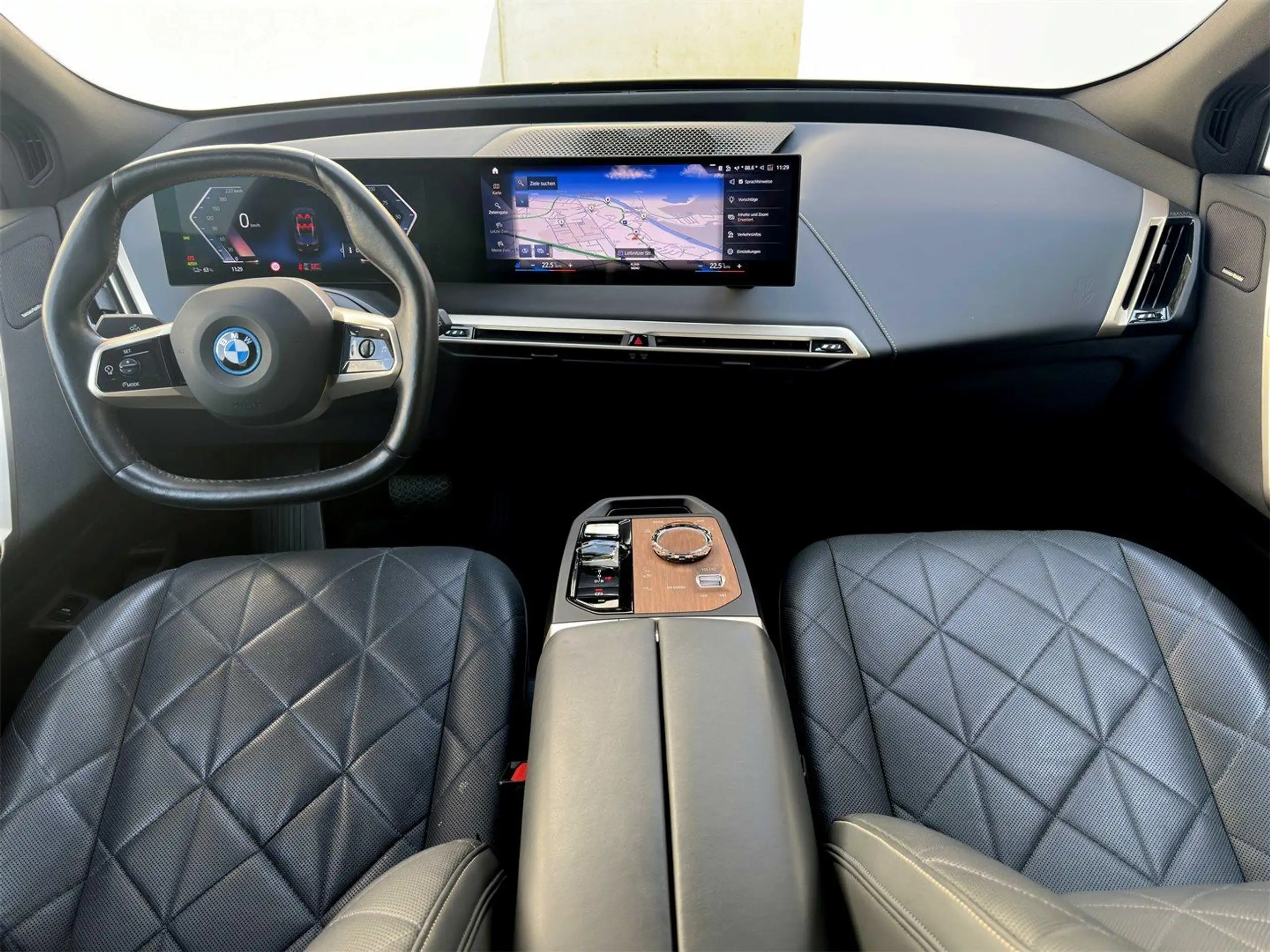 BMW - iX