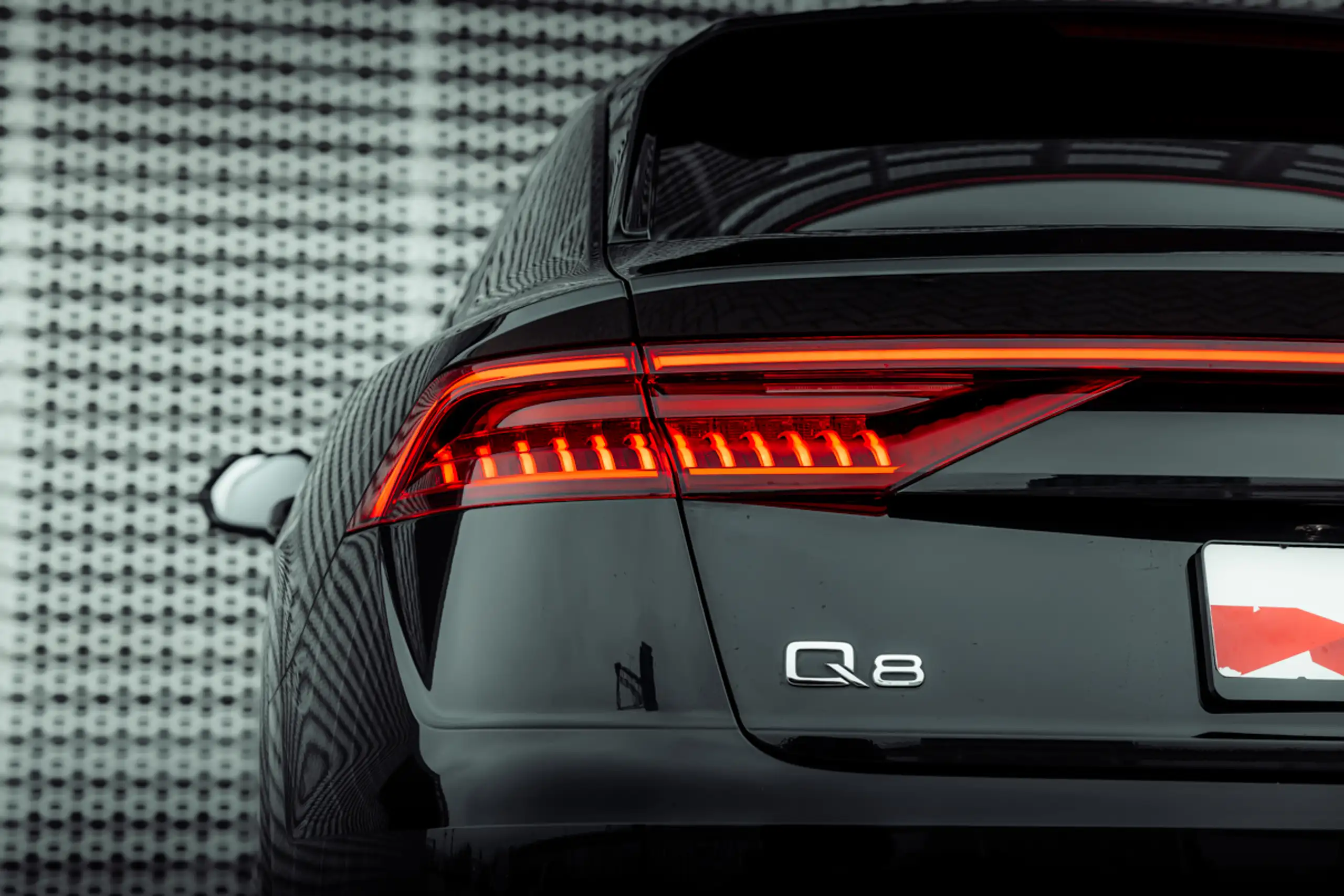 Audi - Q8