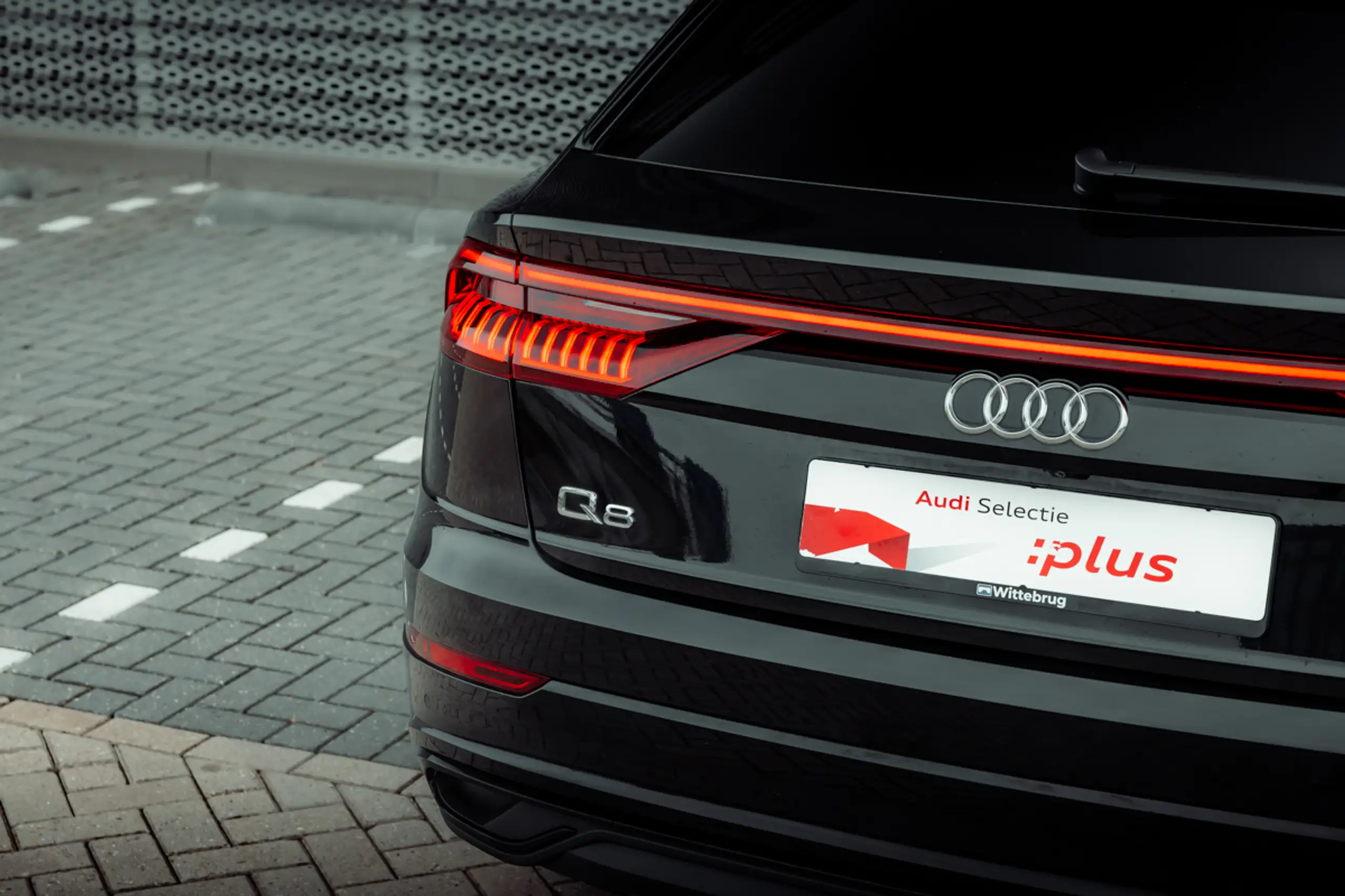 Audi - Q8