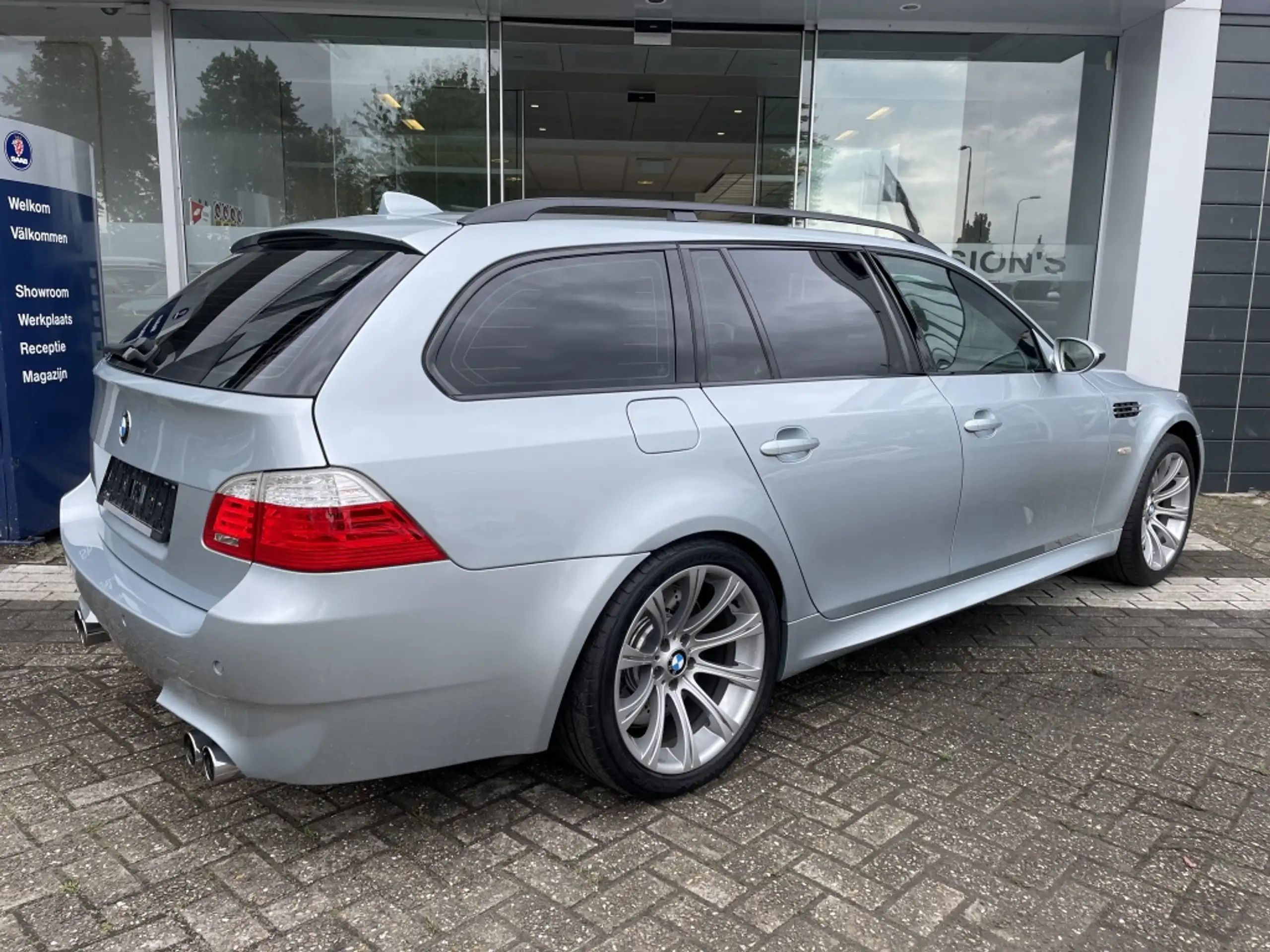 BMW - M5