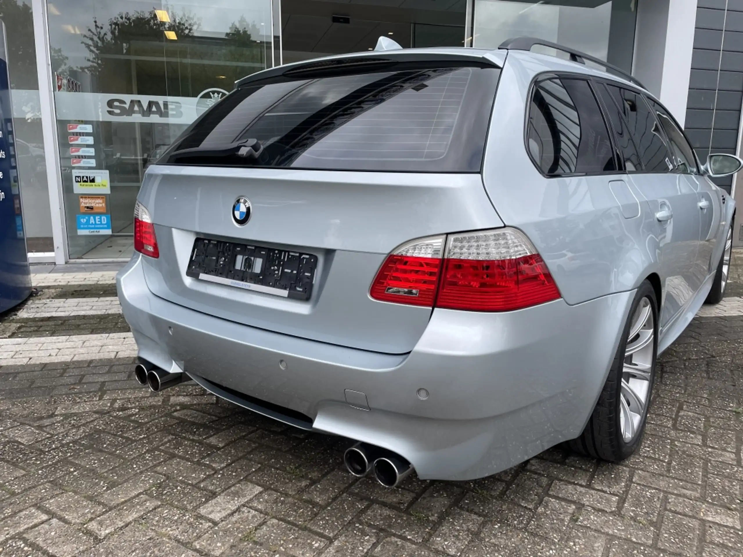 BMW - M5