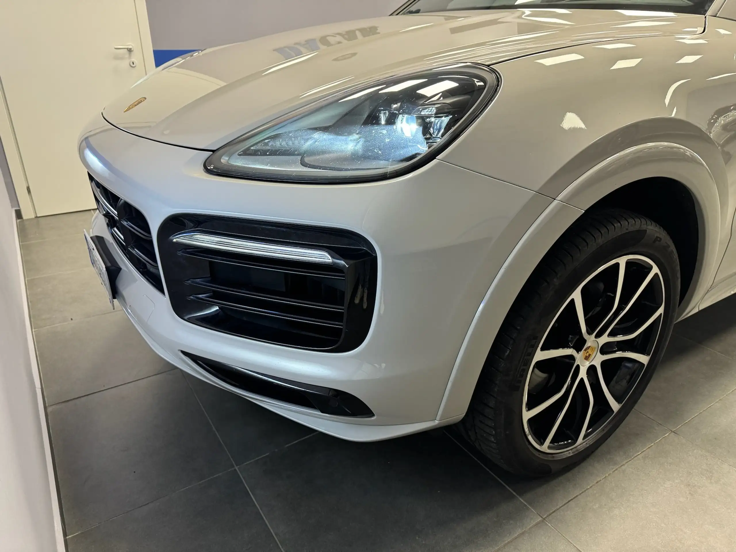 Porsche - Cayenne