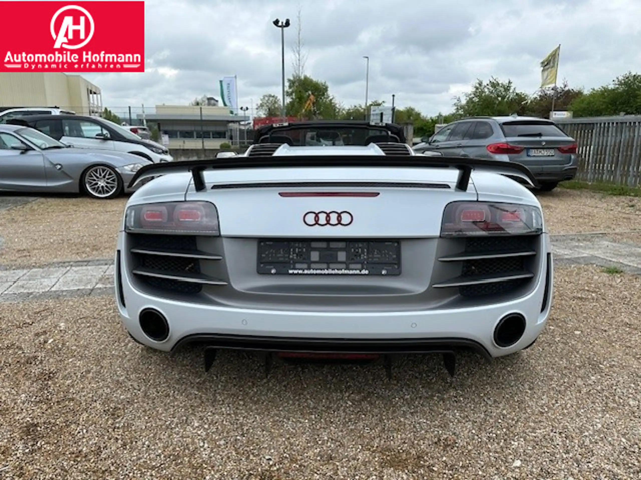 Audi - R8