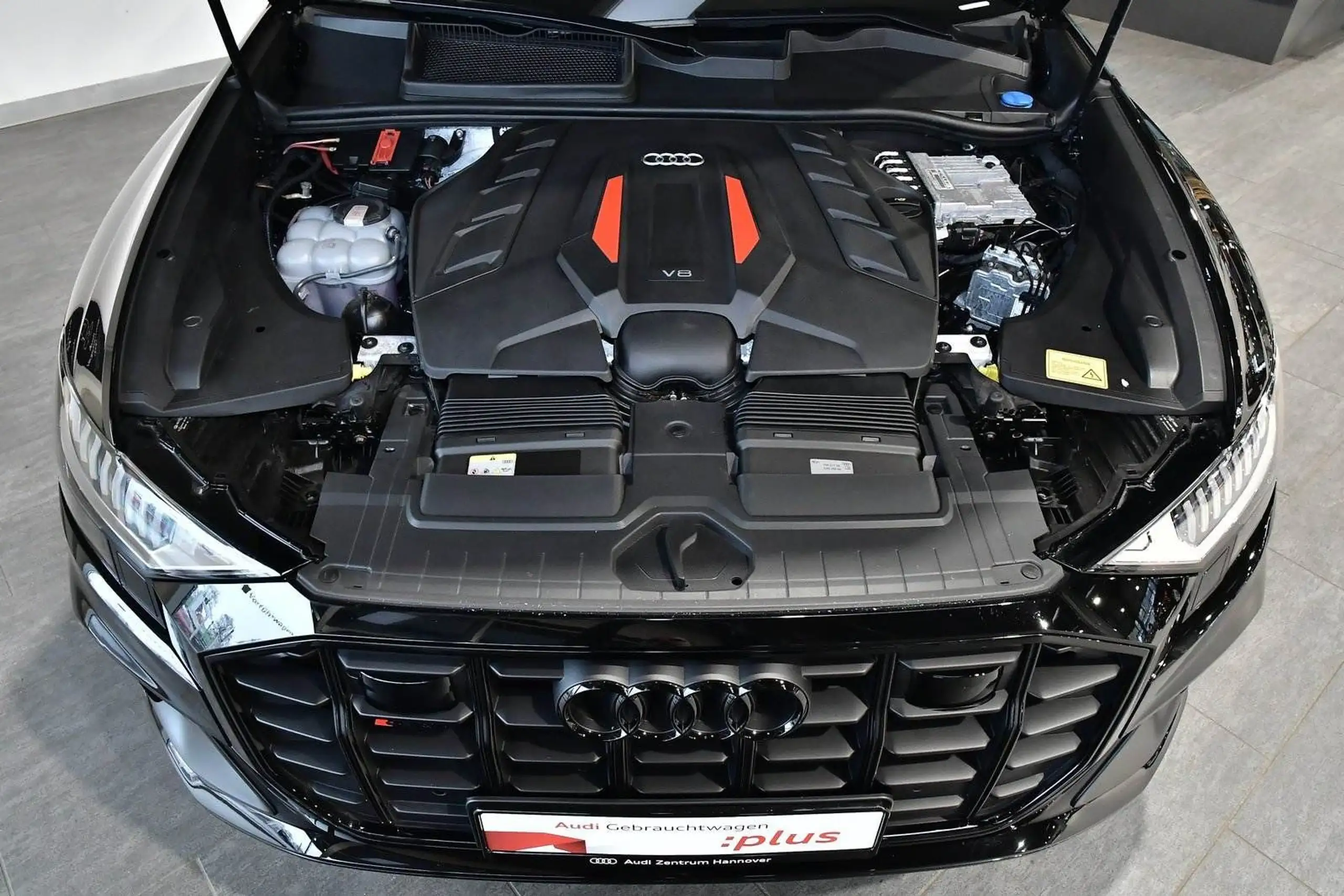 Audi - SQ8