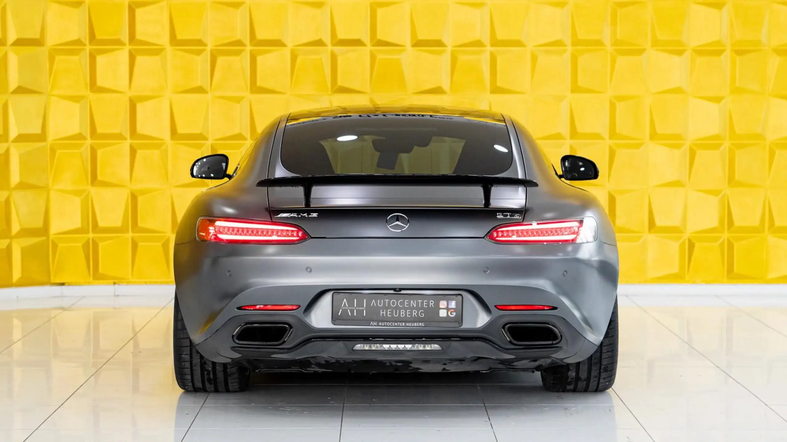 Mercedes-Benz - AMG GT