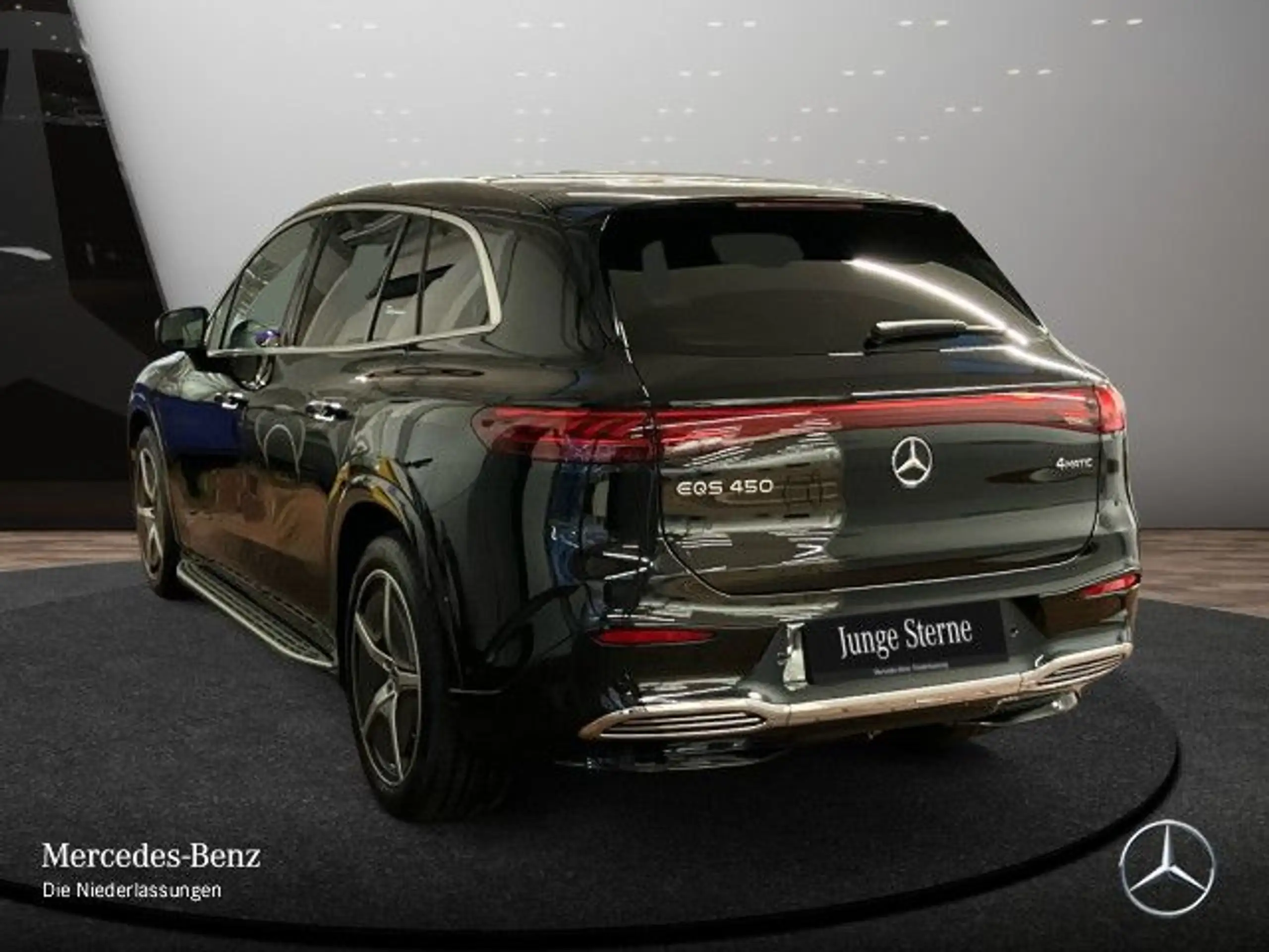 Mercedes-Benz - EQS SUV