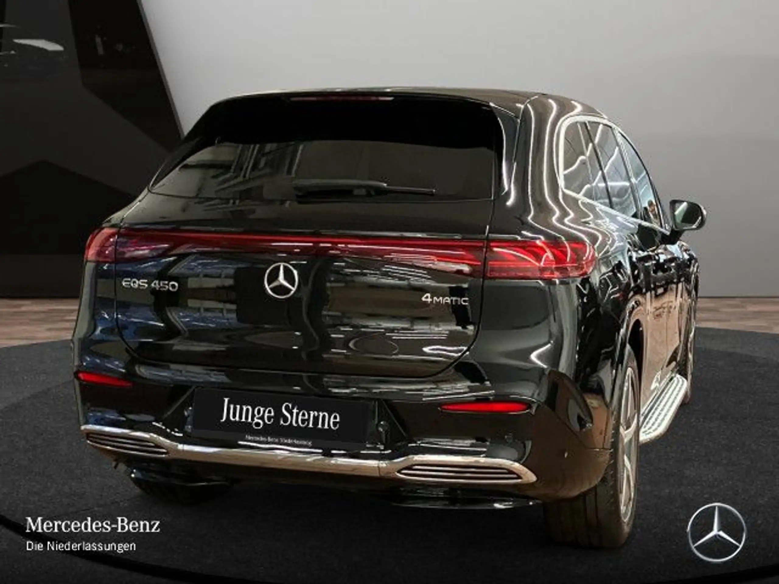 Mercedes-Benz - EQS SUV