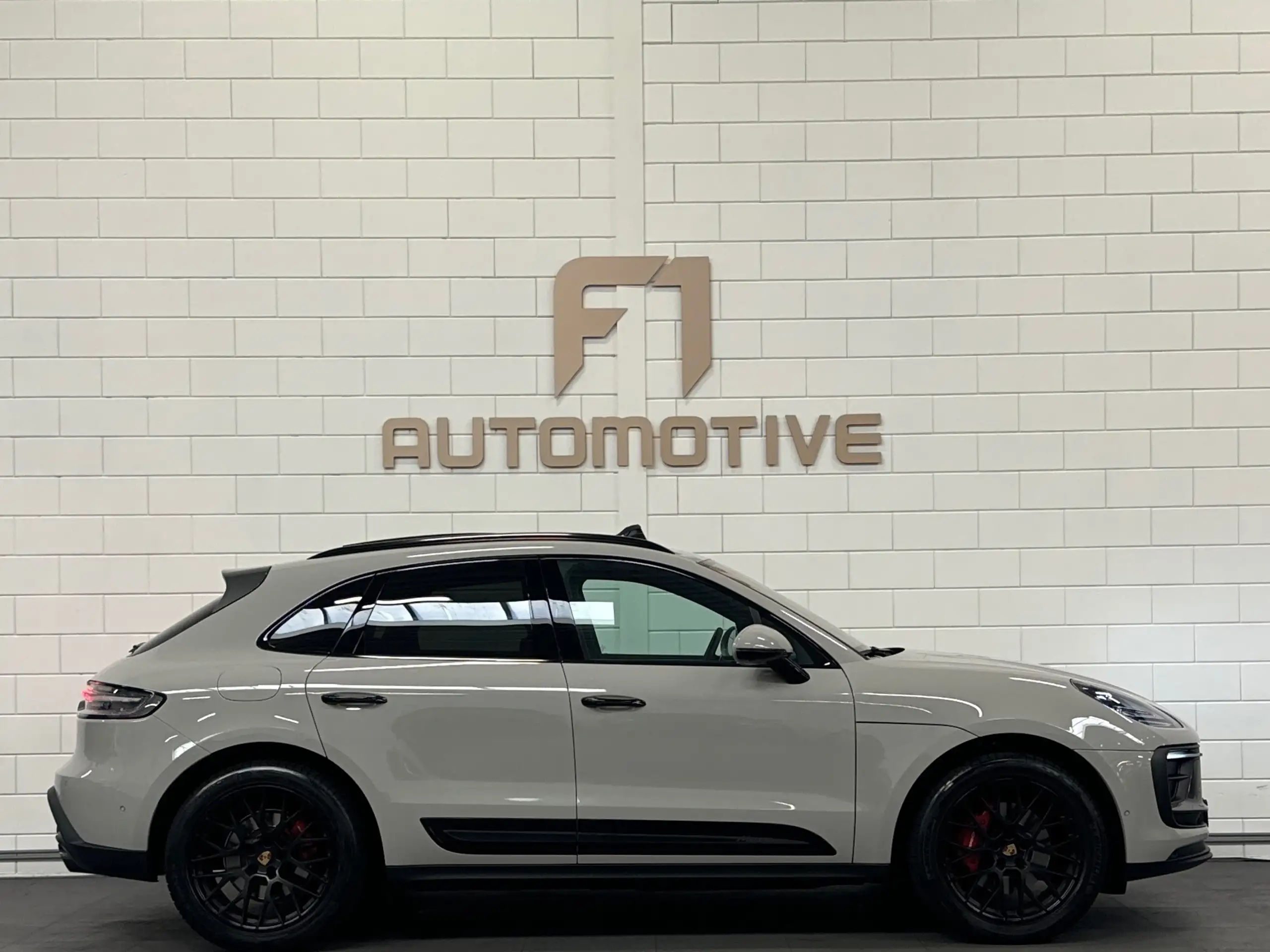 Porsche - Macan