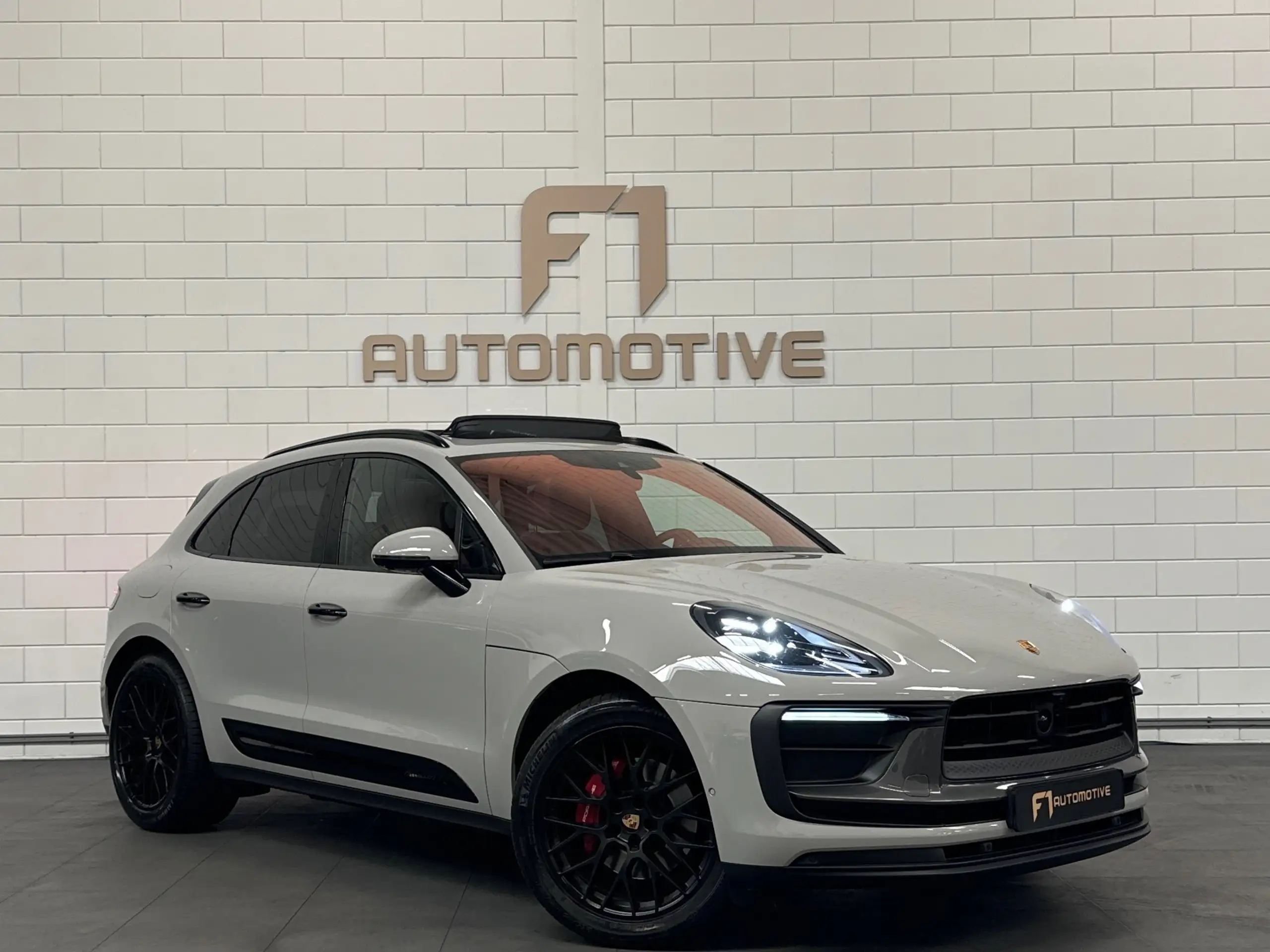 Porsche - Macan