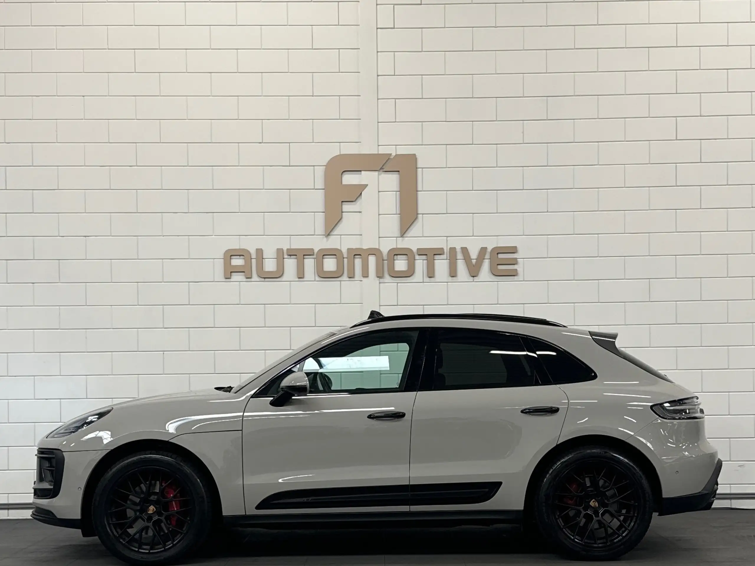 Porsche - Macan