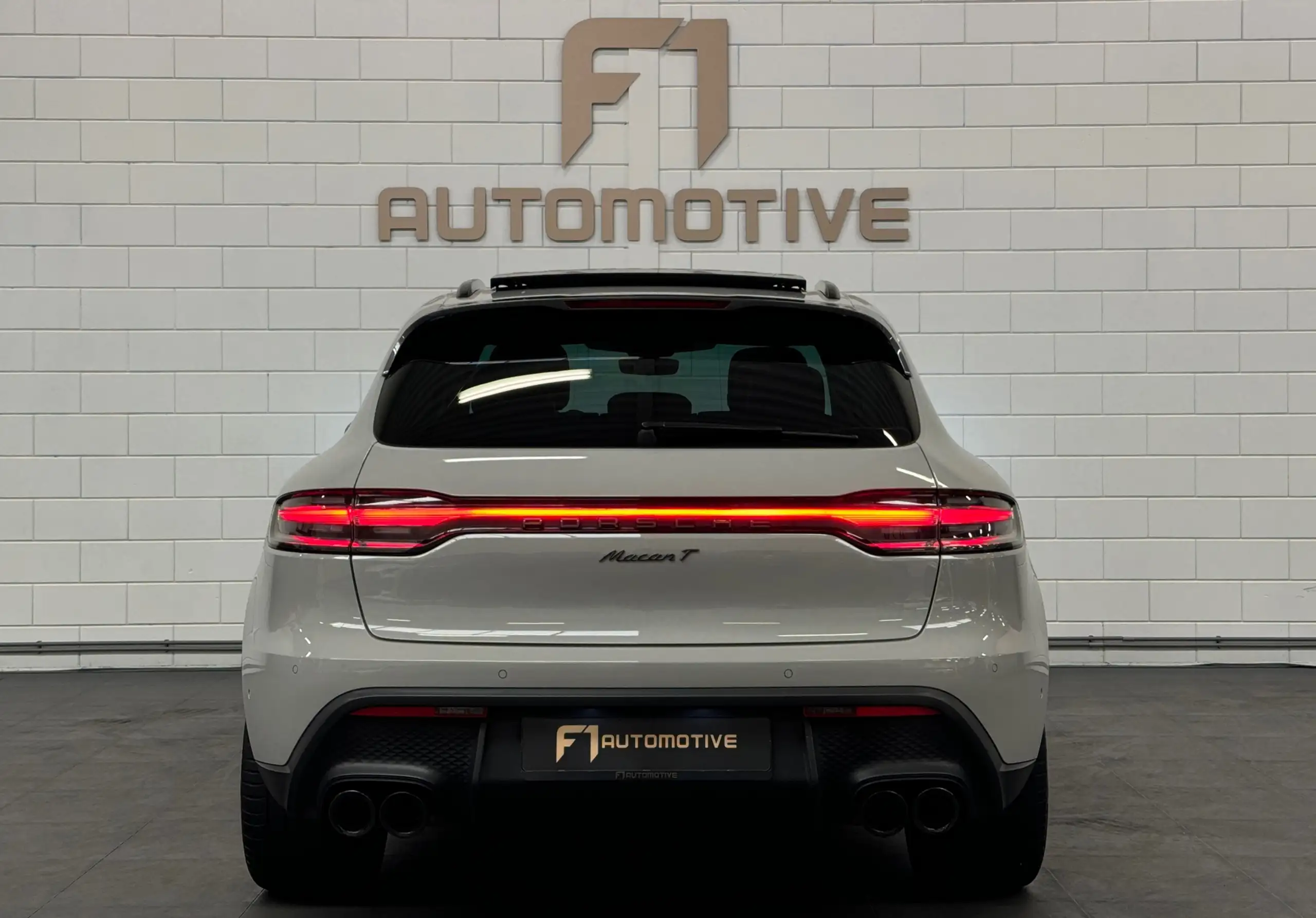 Porsche - Macan