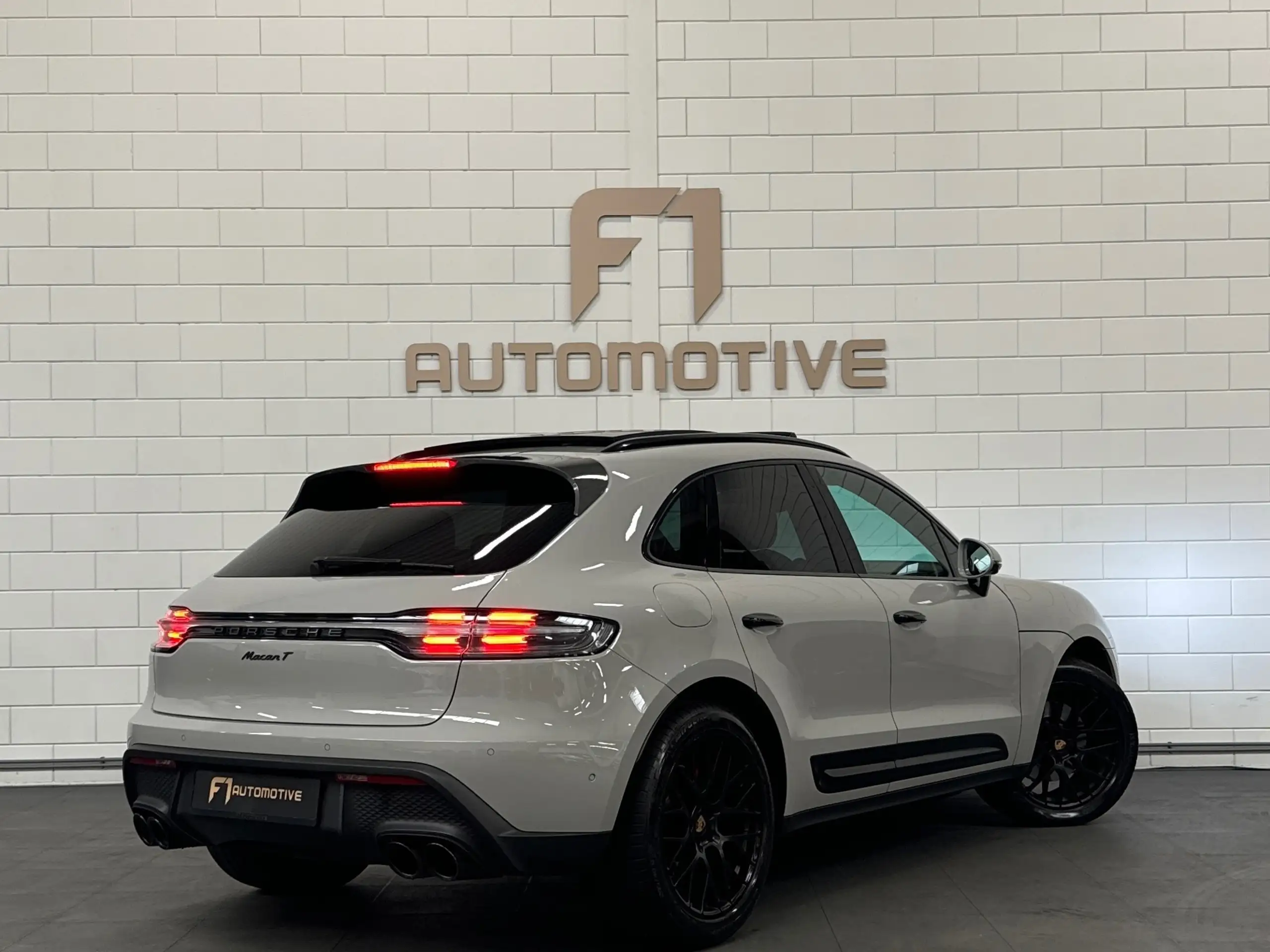 Porsche - Macan