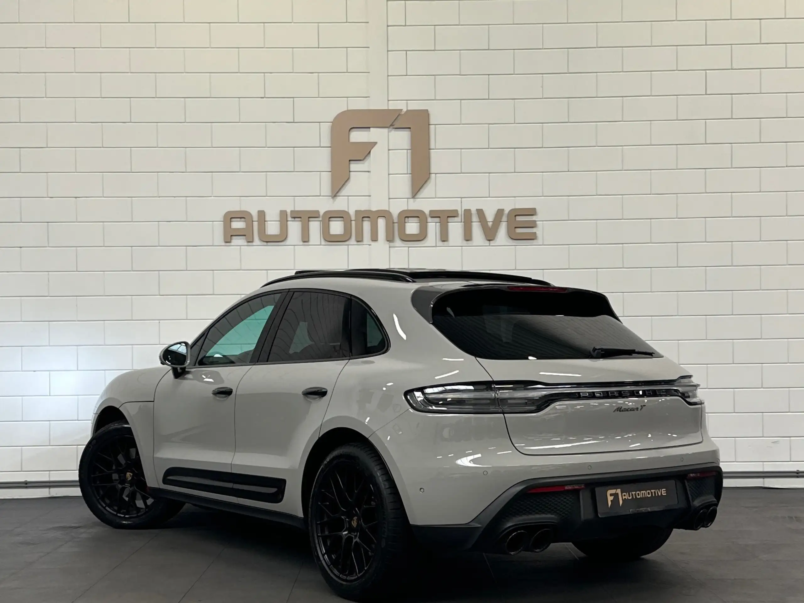 Porsche - Macan