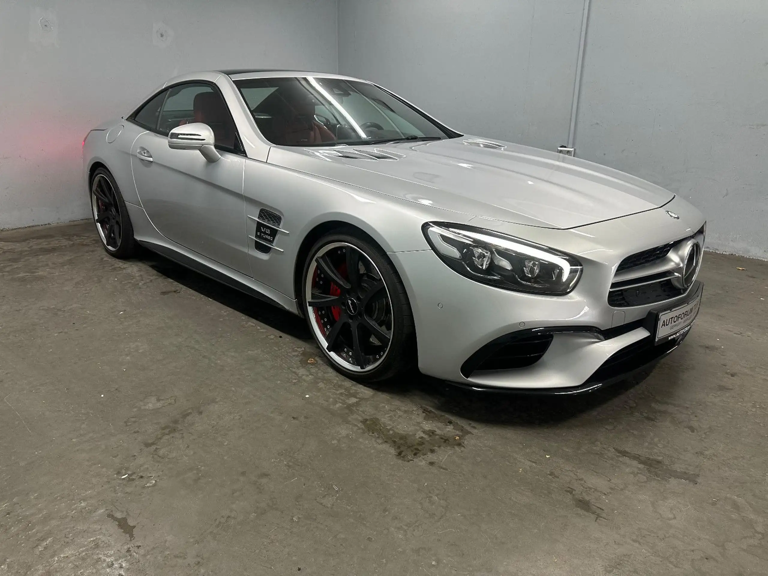 Mercedes-Benz - SL 63 AMG