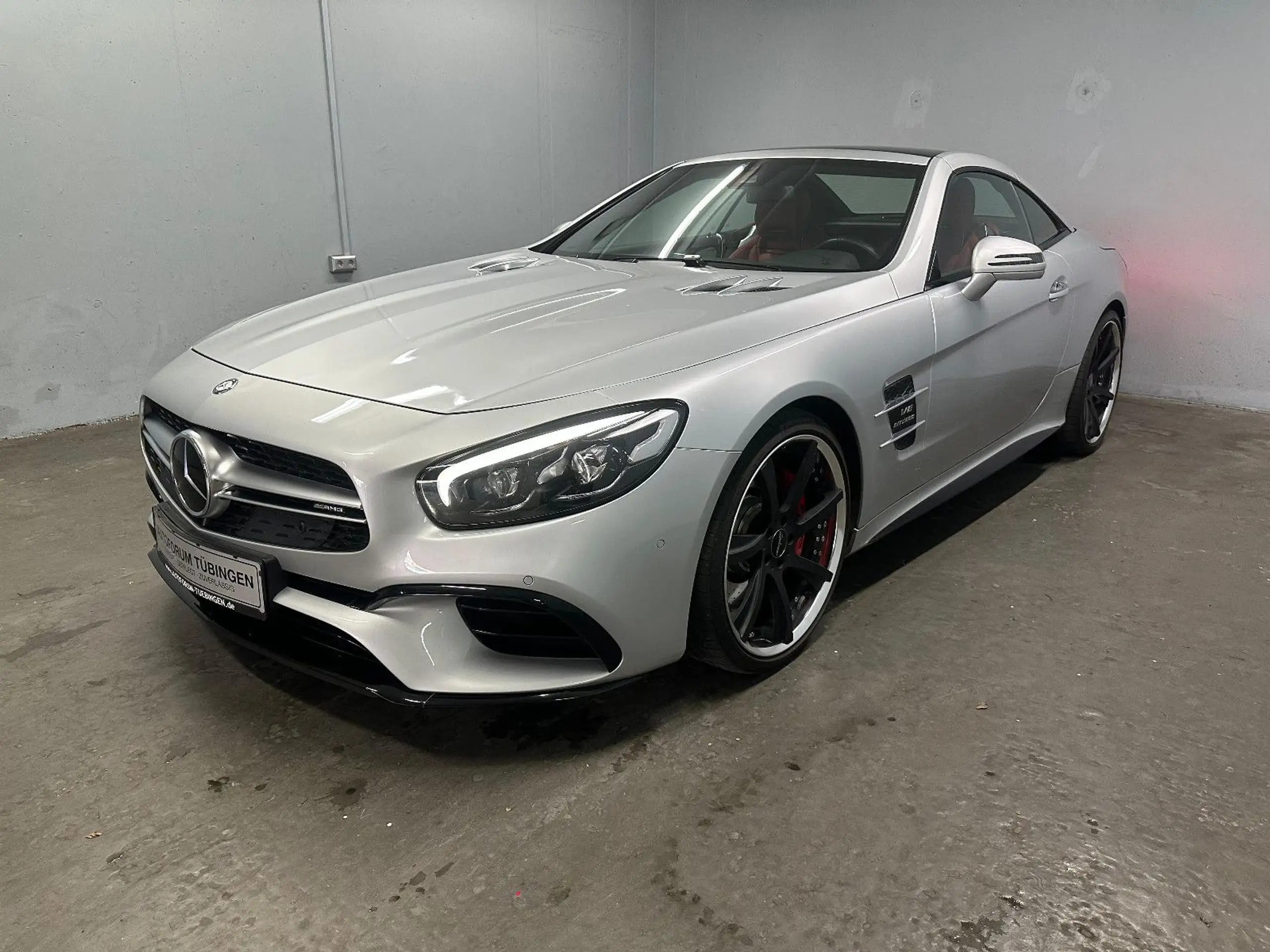 Mercedes-Benz - SL 63 AMG