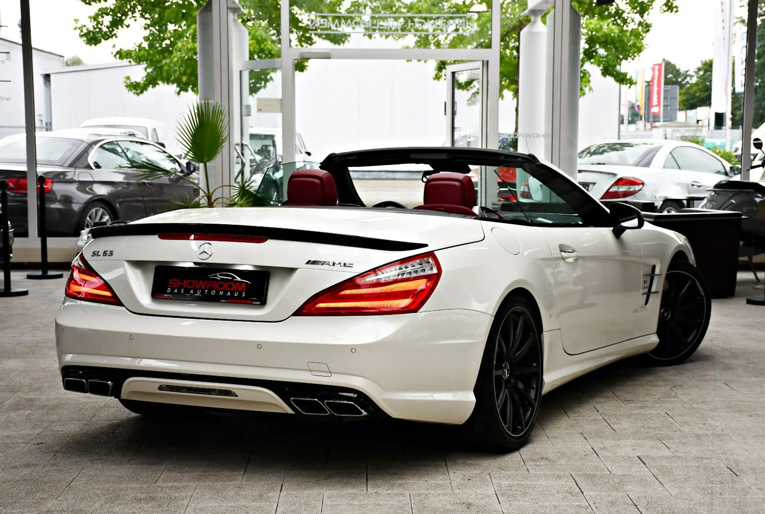 Mercedes-Benz - SL 63 AMG