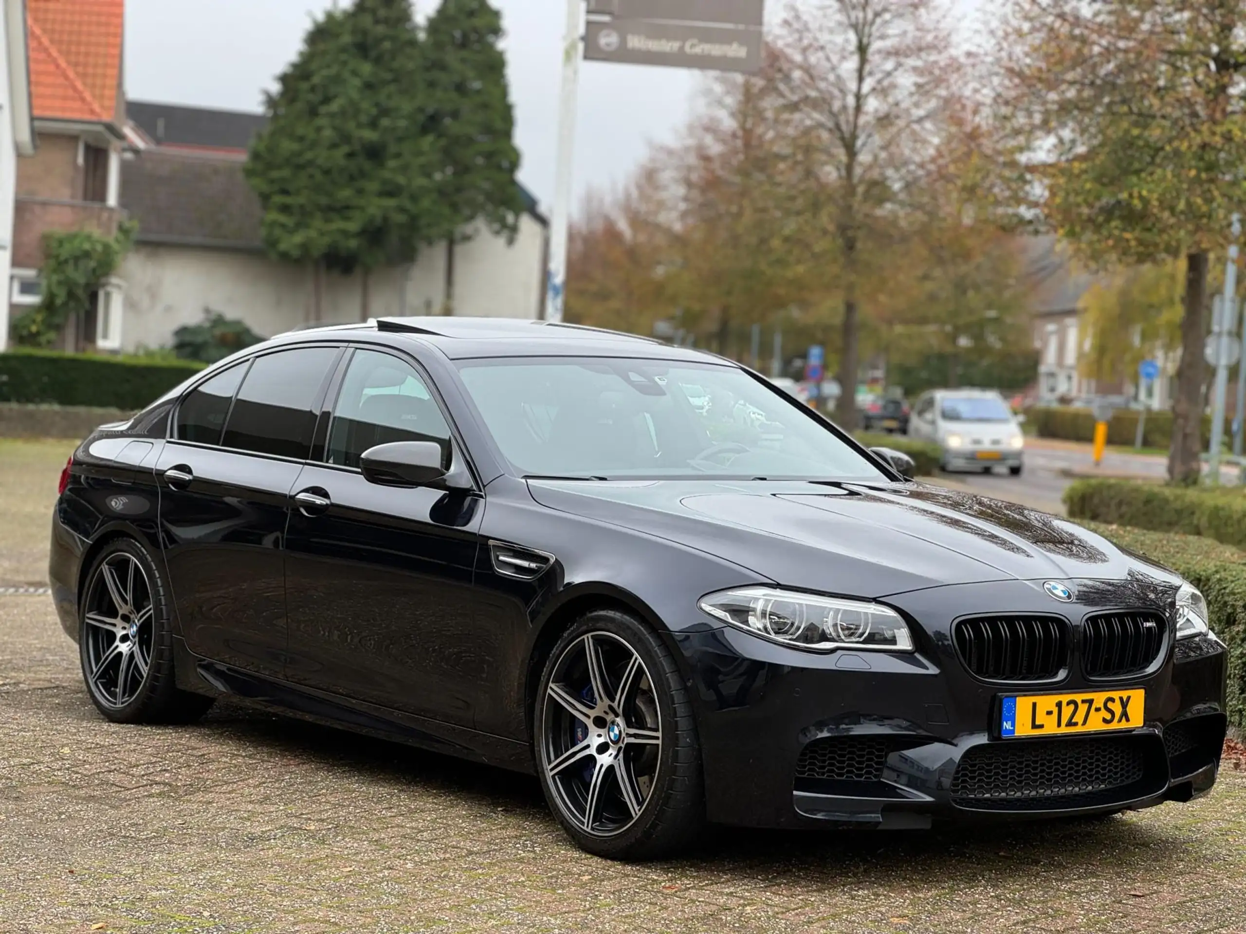 BMW - M5