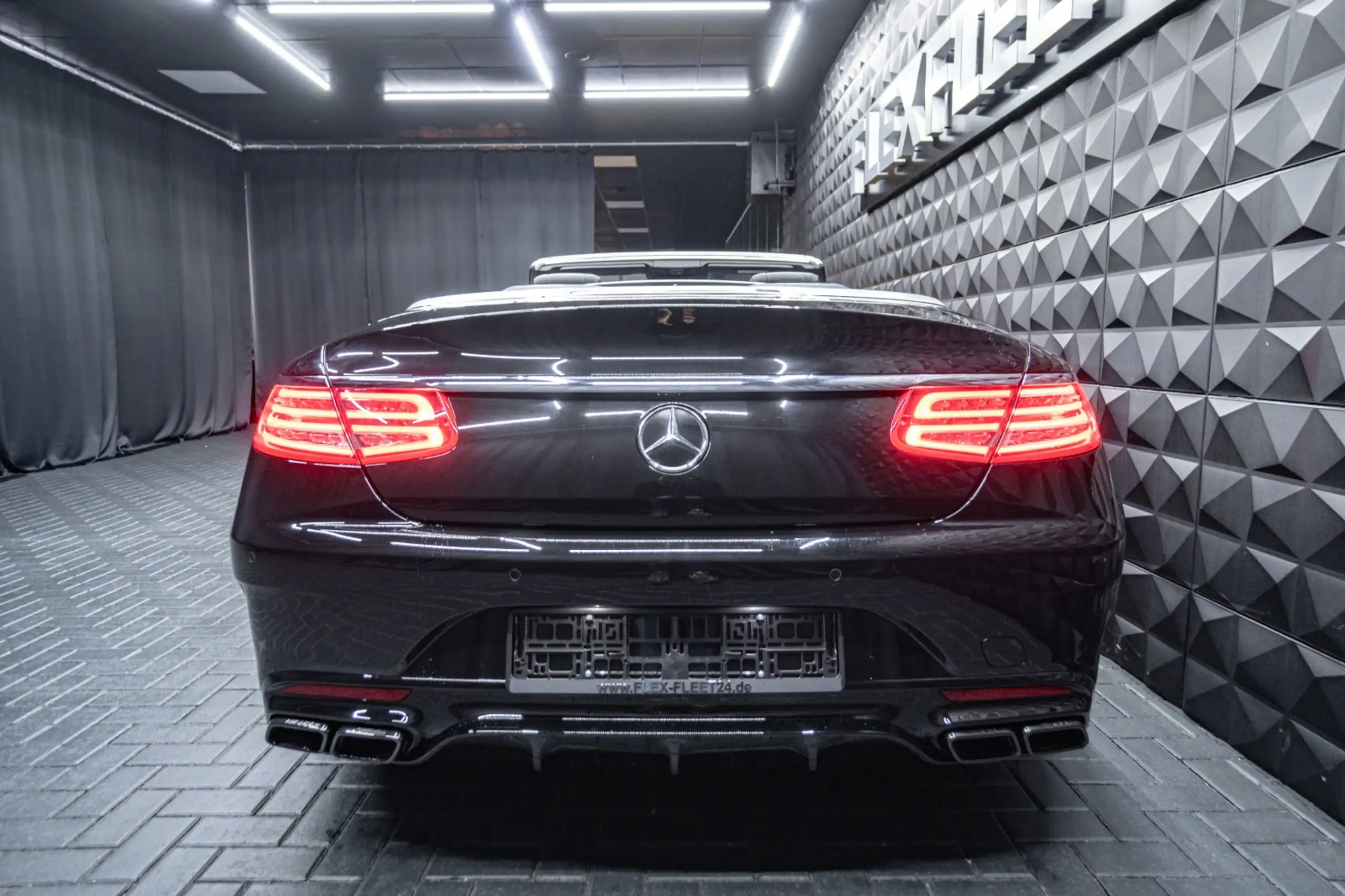 Mercedes-Benz - S 500