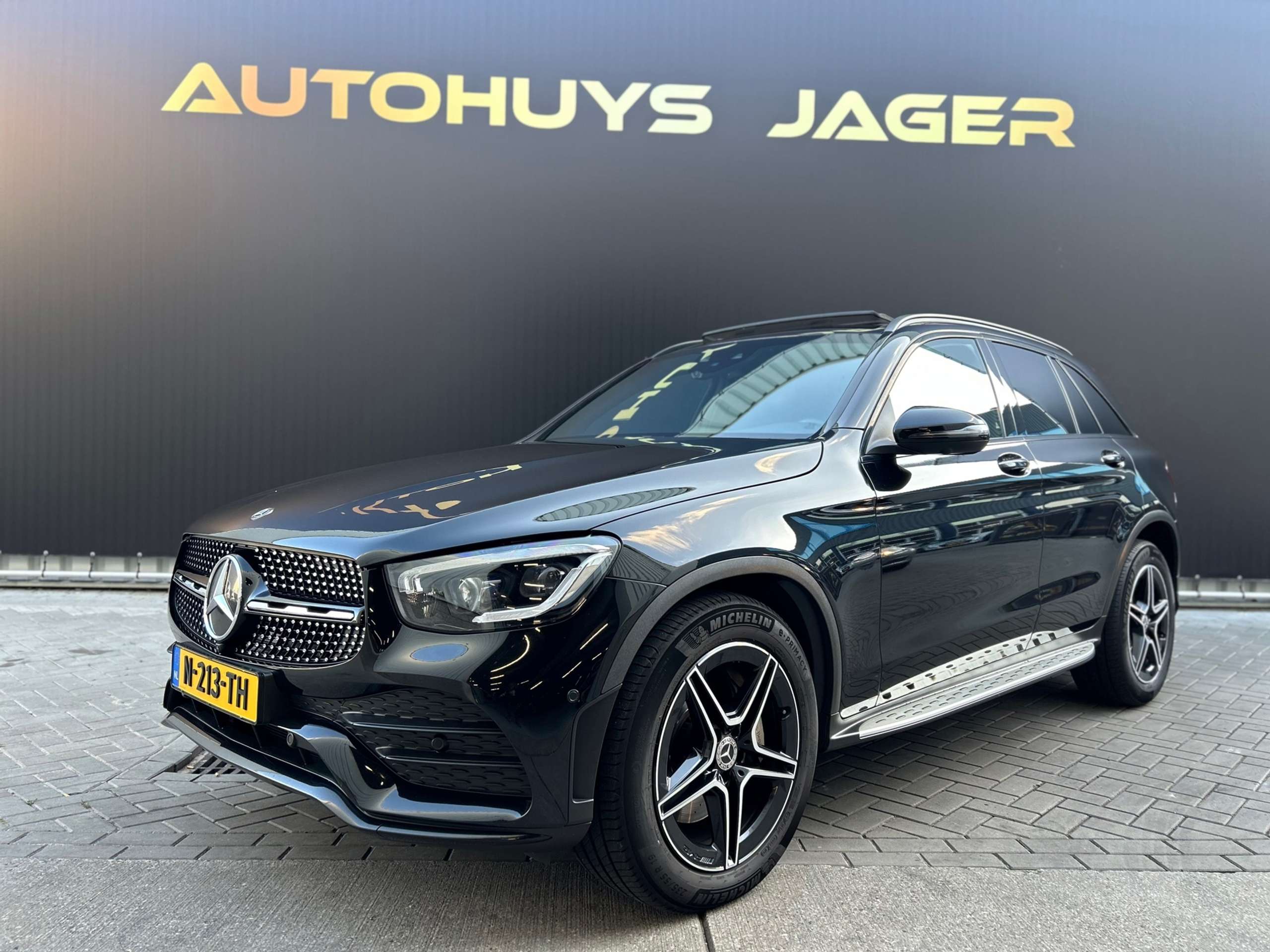 Mercedes-Benz - GLC 200