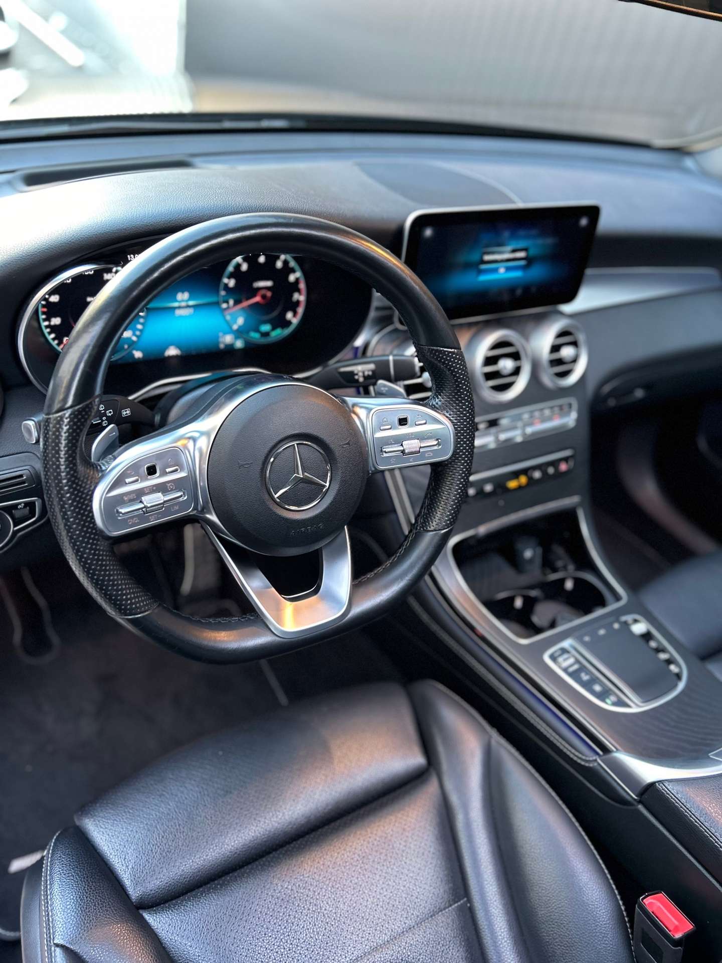 Mercedes-Benz - GLC 200