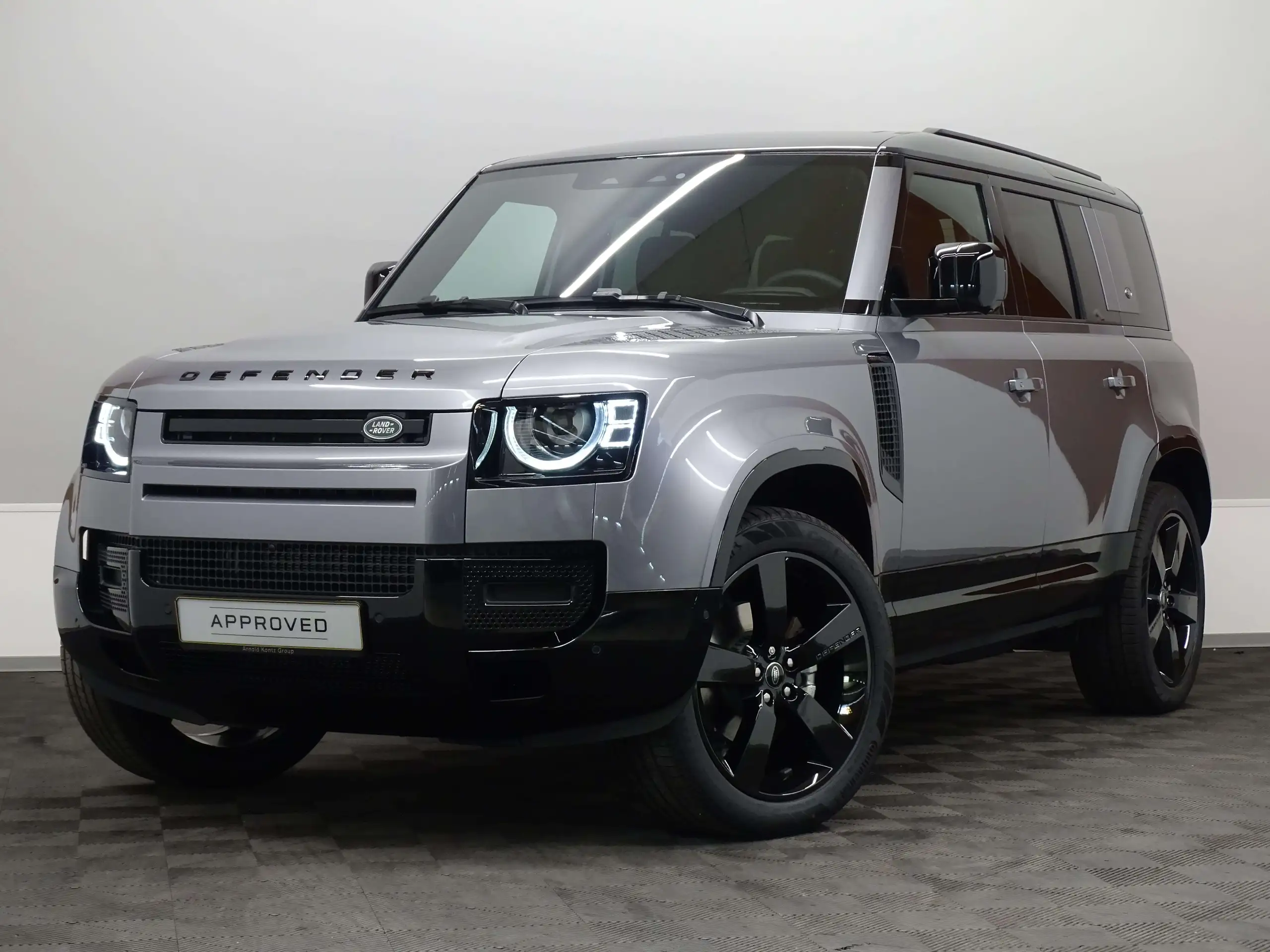 Land Rover Defender 2024