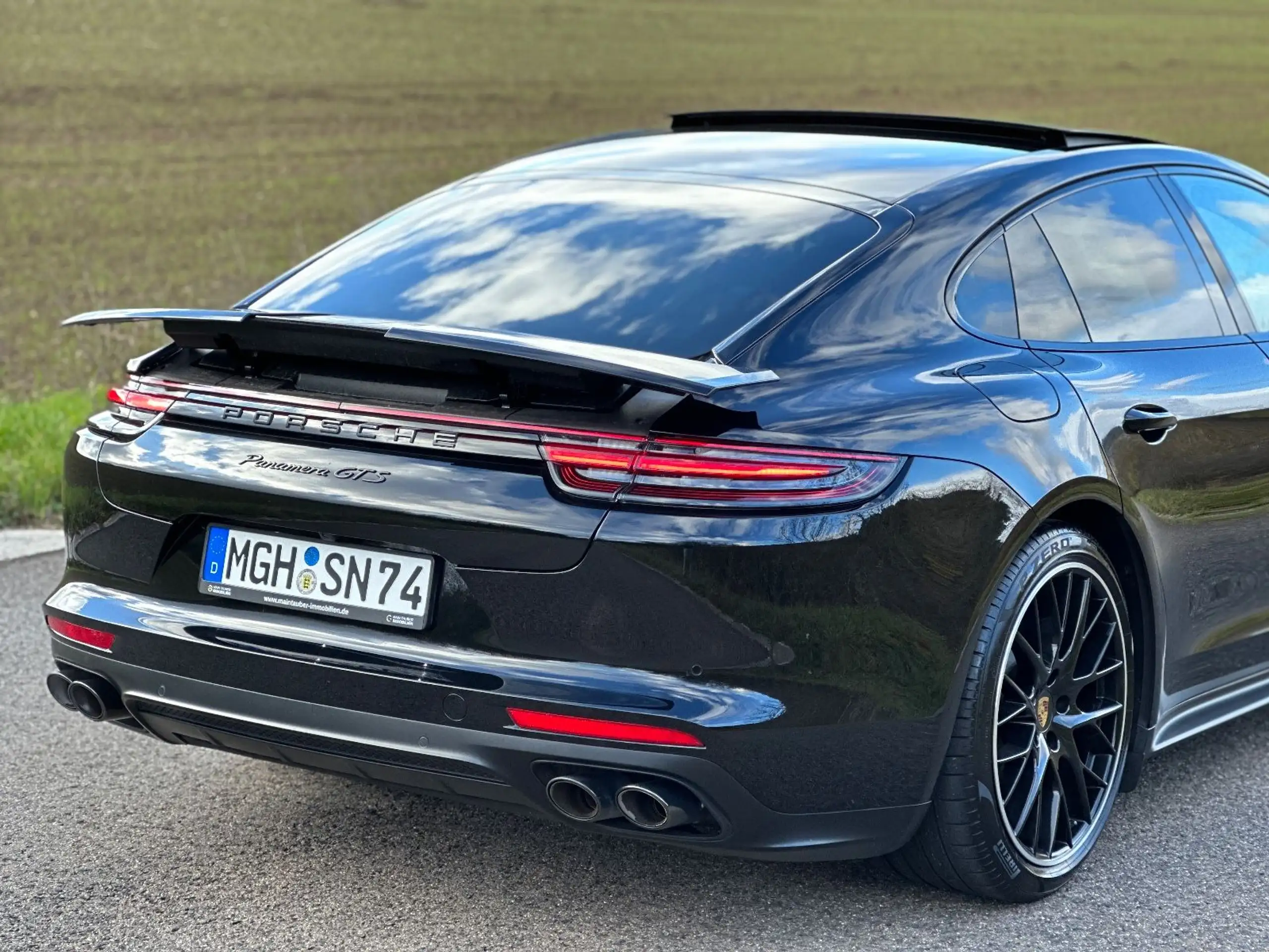 Porsche - Panamera