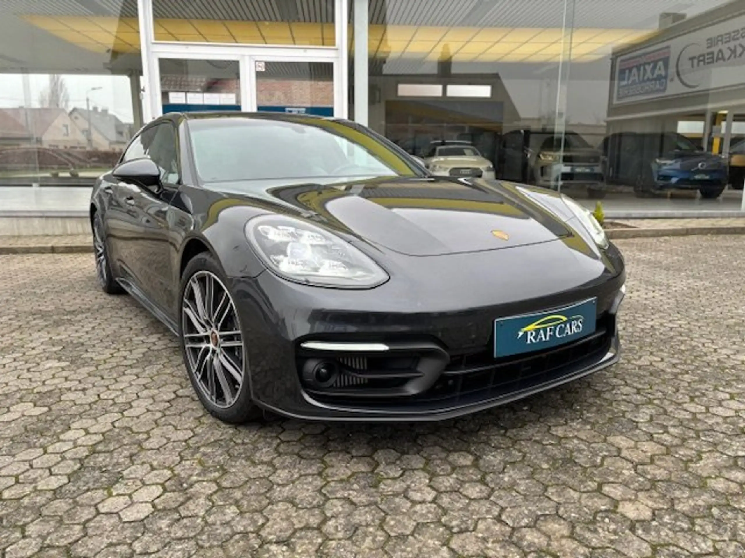 Porsche - Panamera