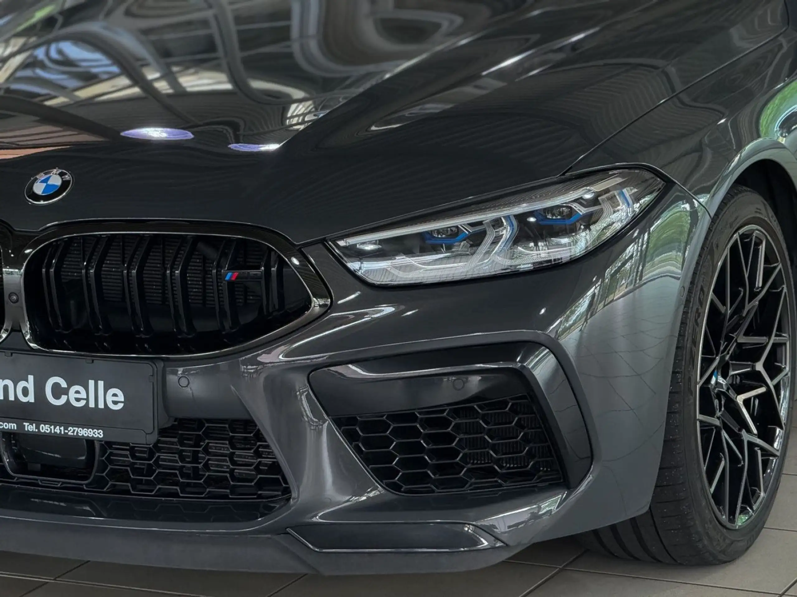 BMW - M8