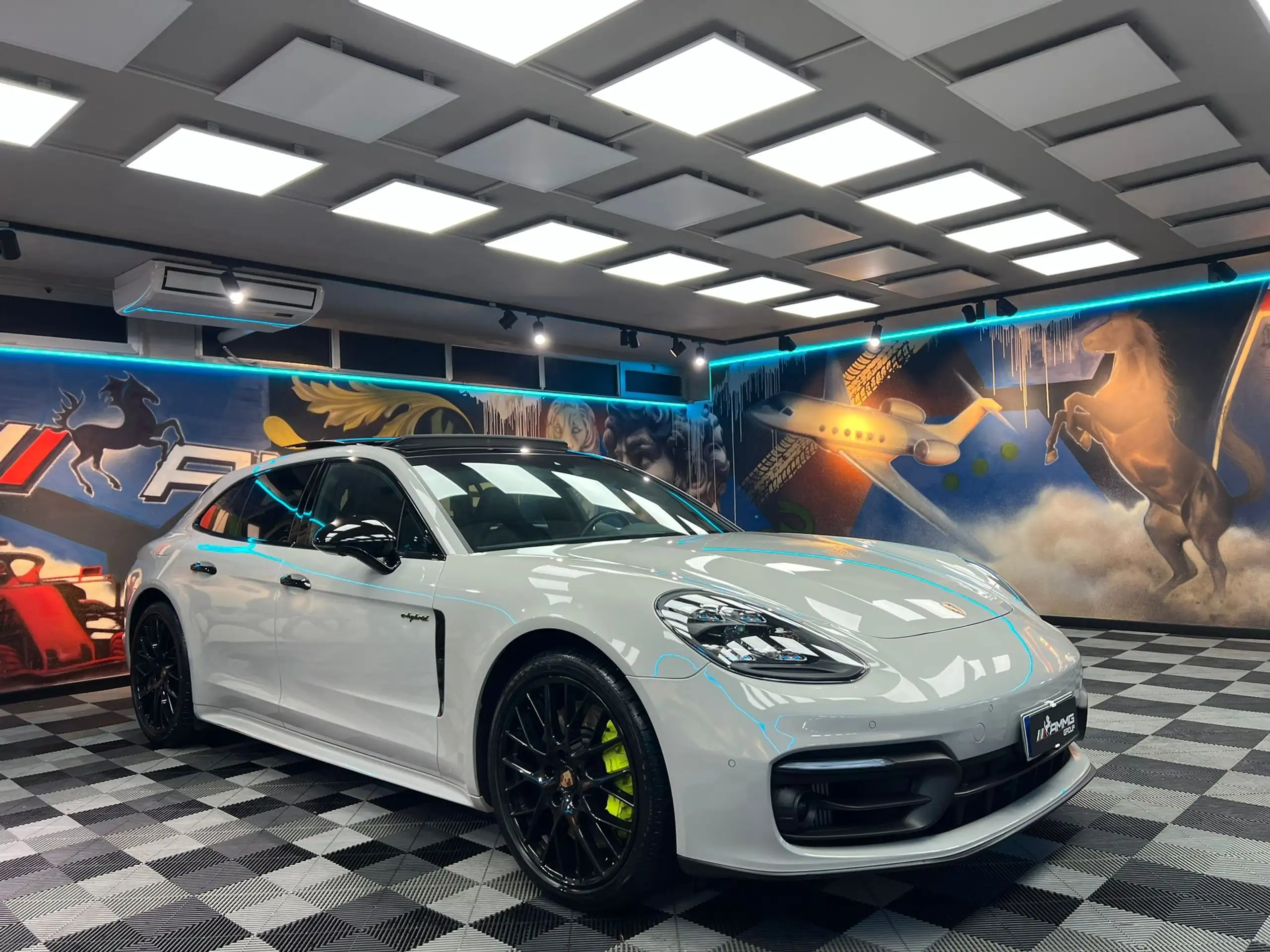 Porsche - Panamera