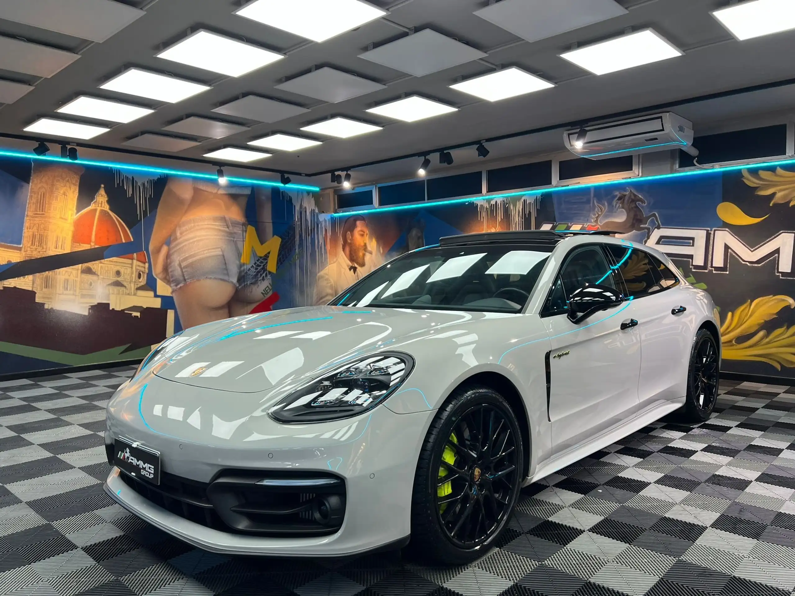 Porsche - Panamera