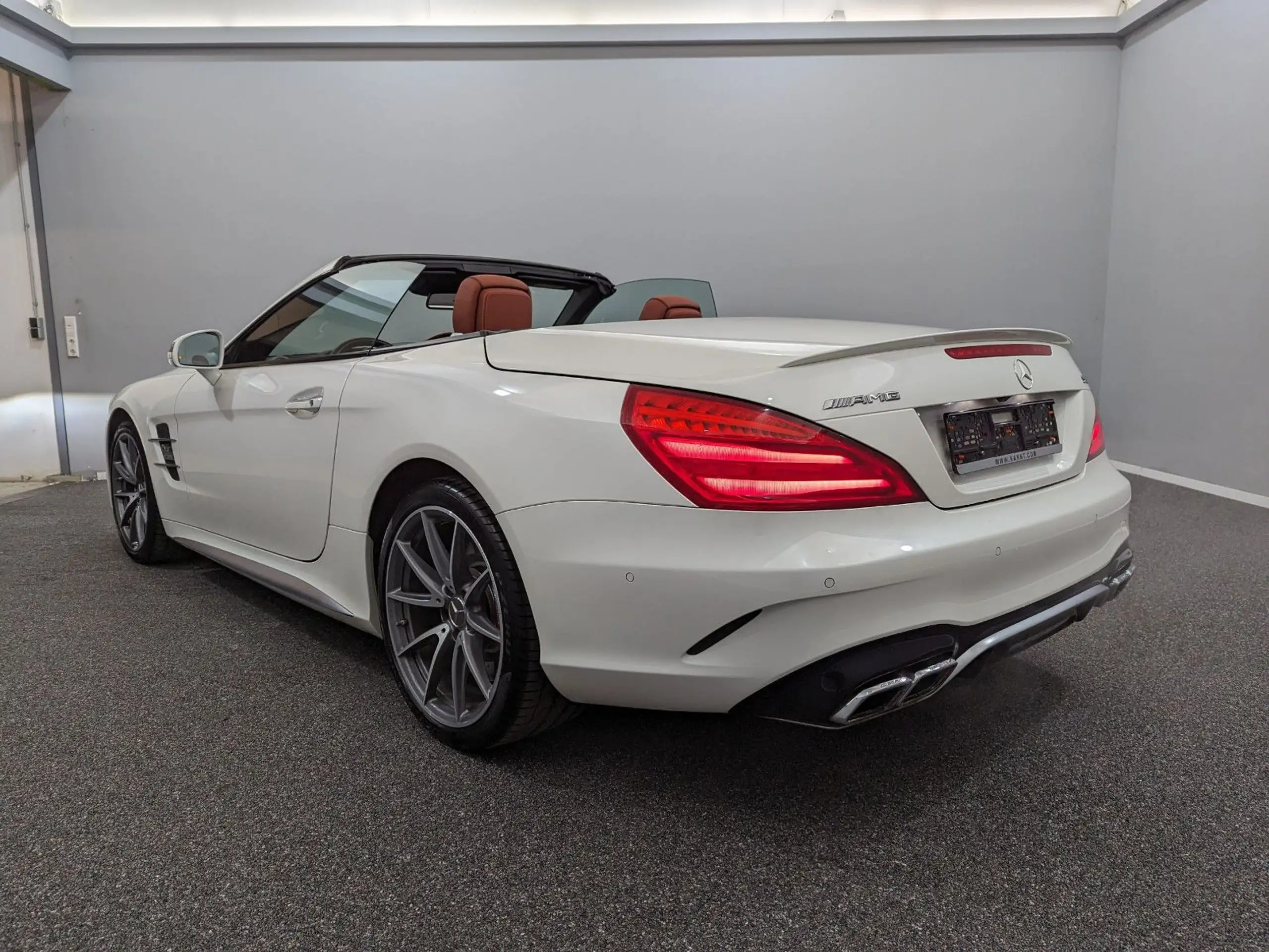 Mercedes-Benz - SL 63 AMG