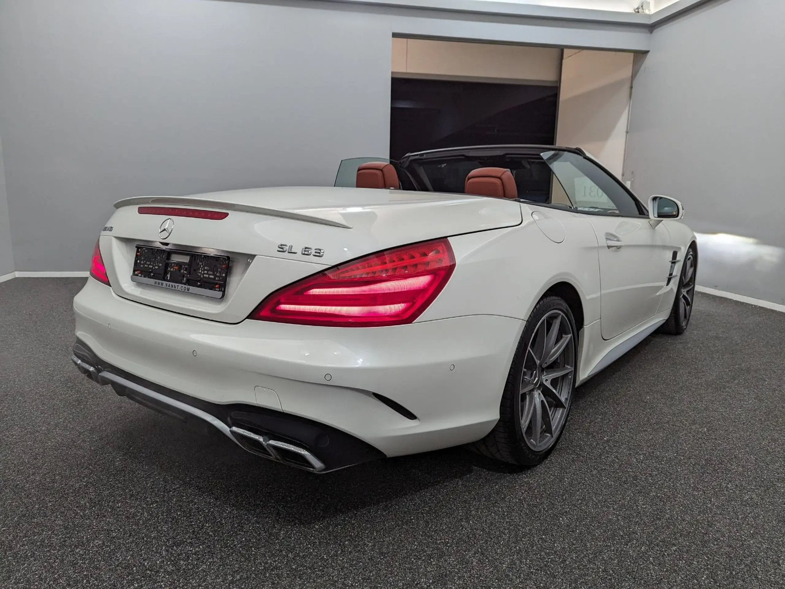 Mercedes-Benz - SL 63 AMG