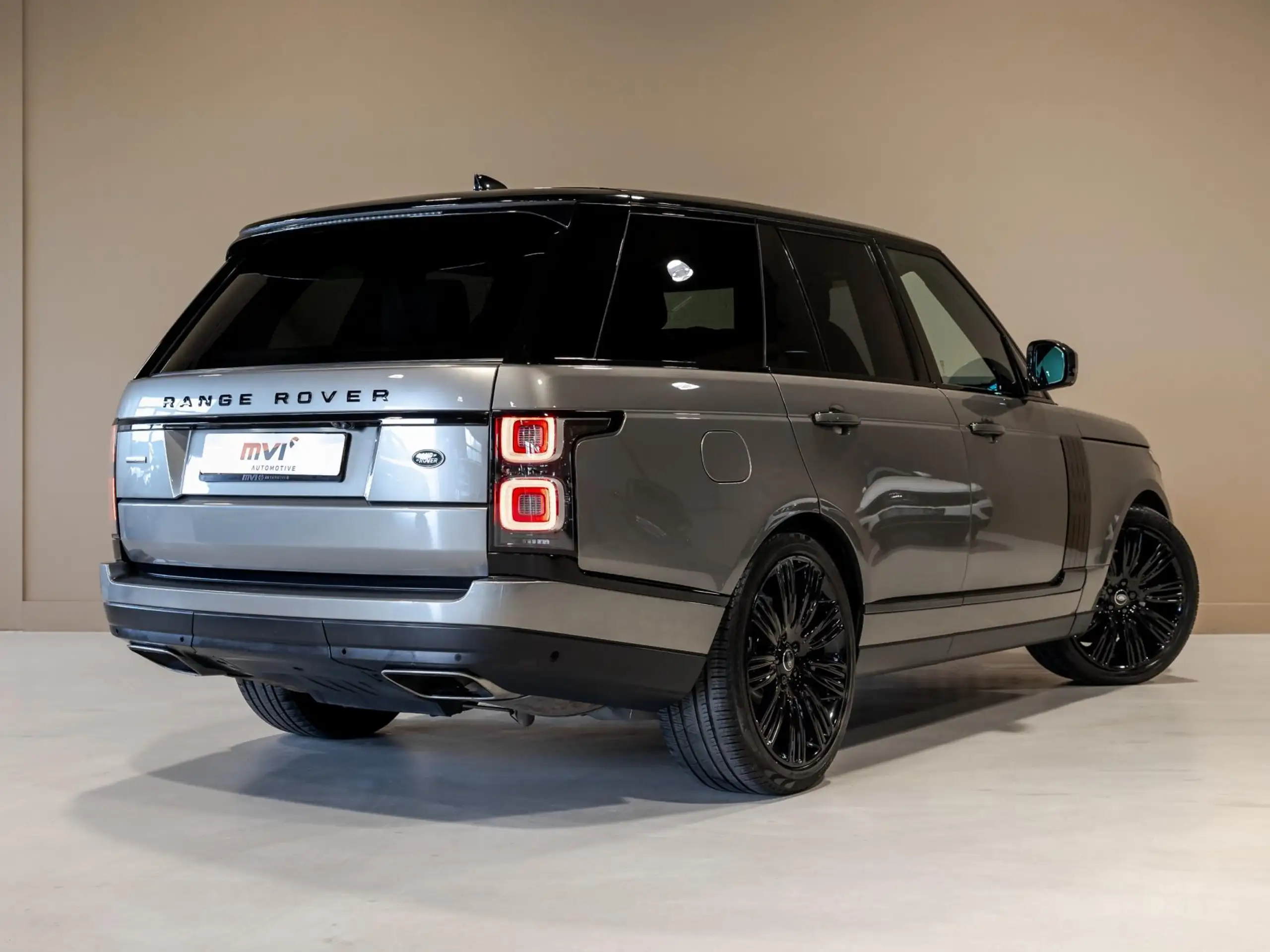 Land Rover - Range Rover