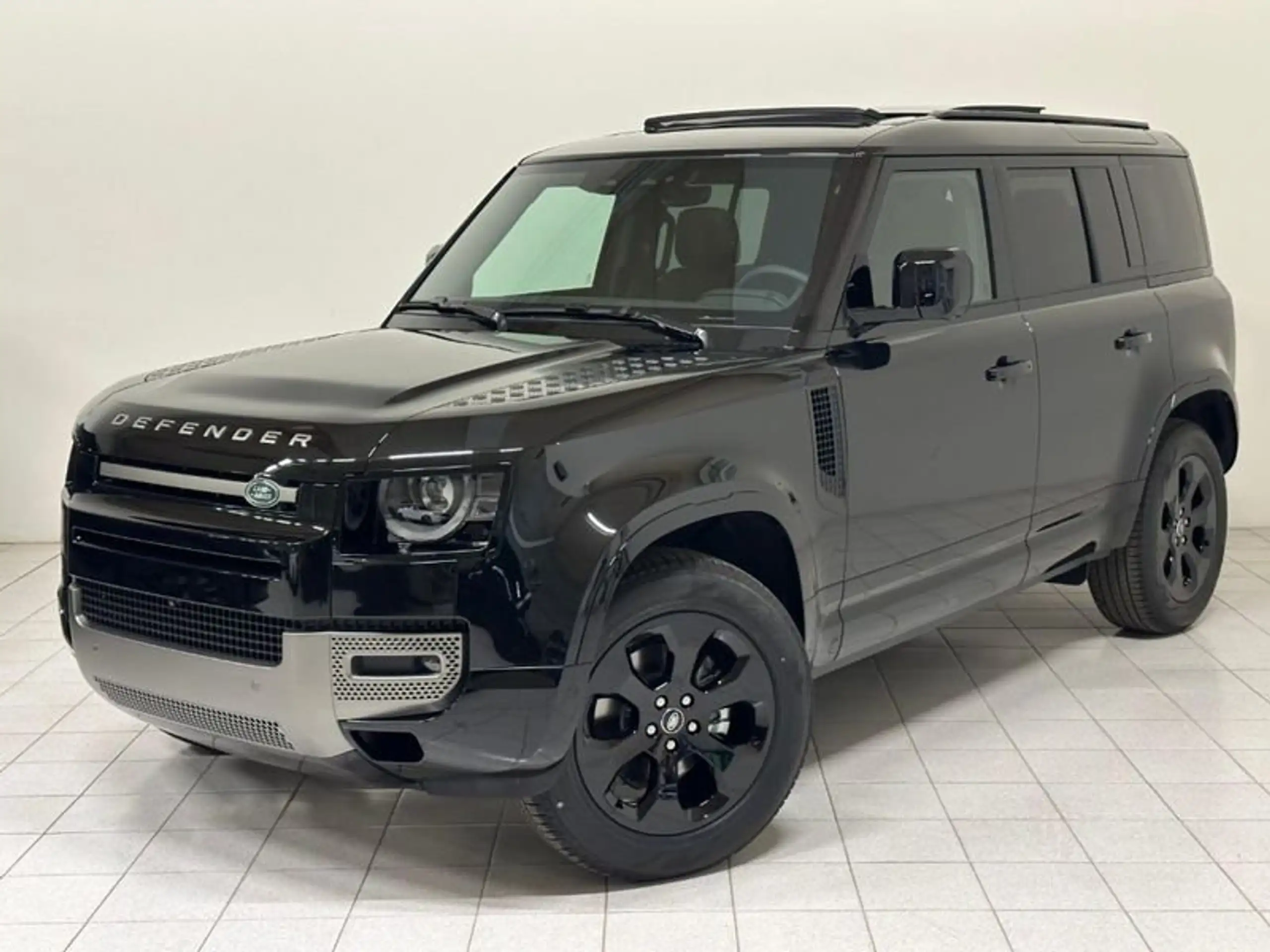 Land Rover Defender 2024