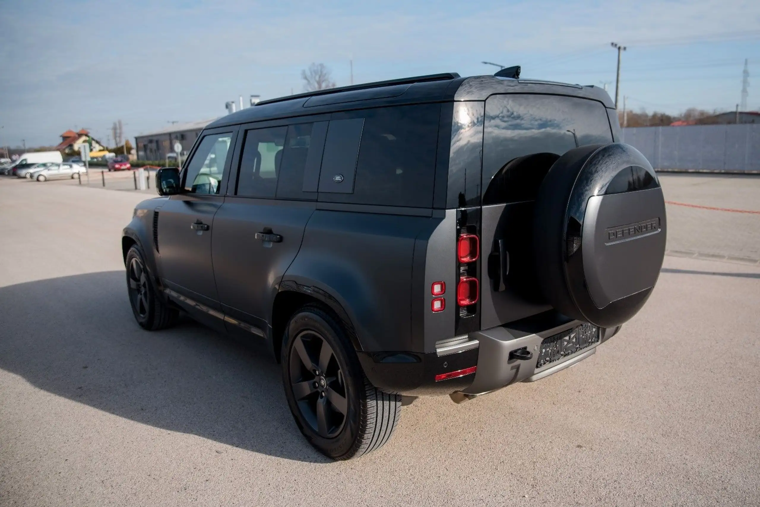 Land Rover - Defender