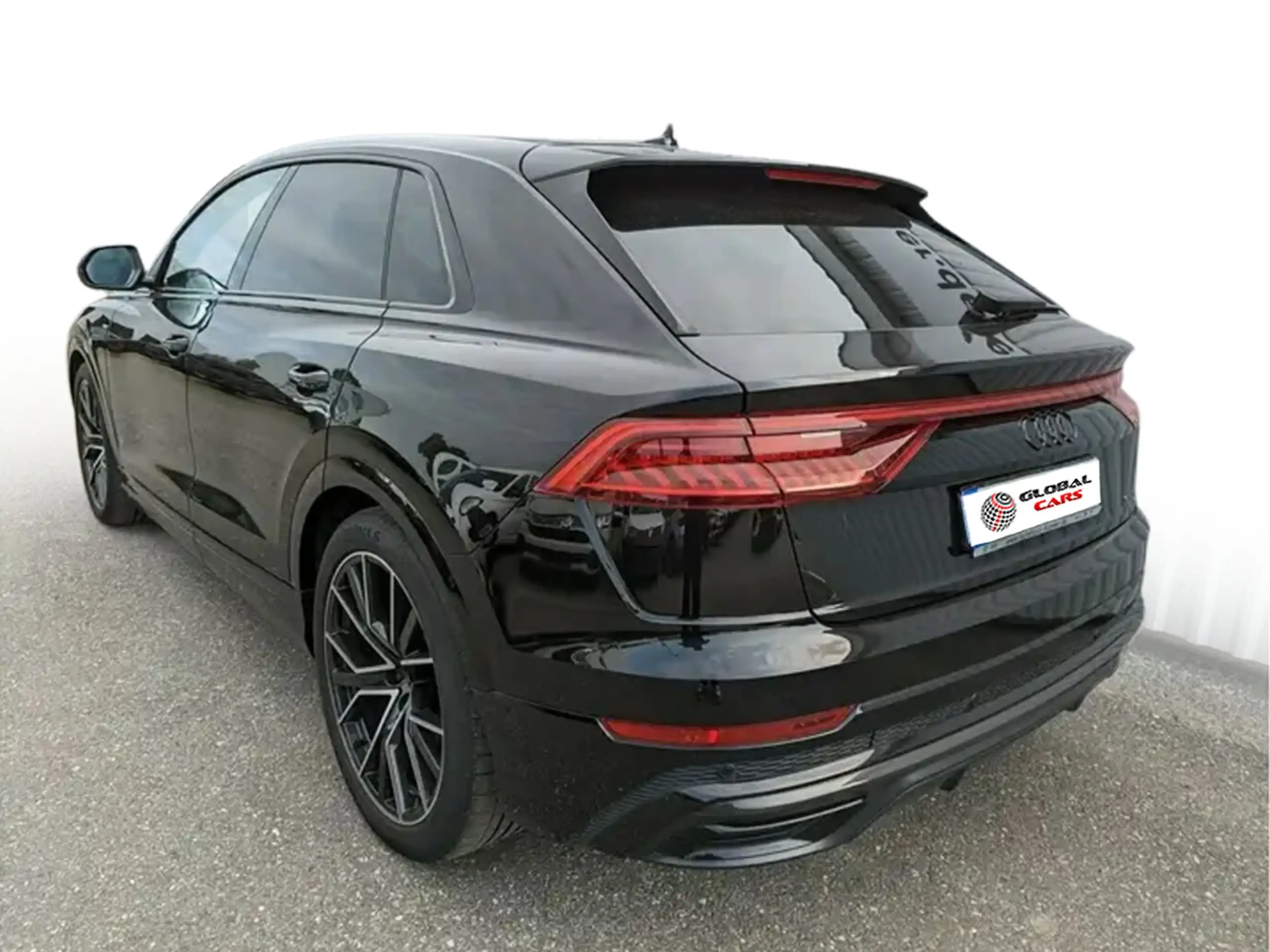 Audi - Q8