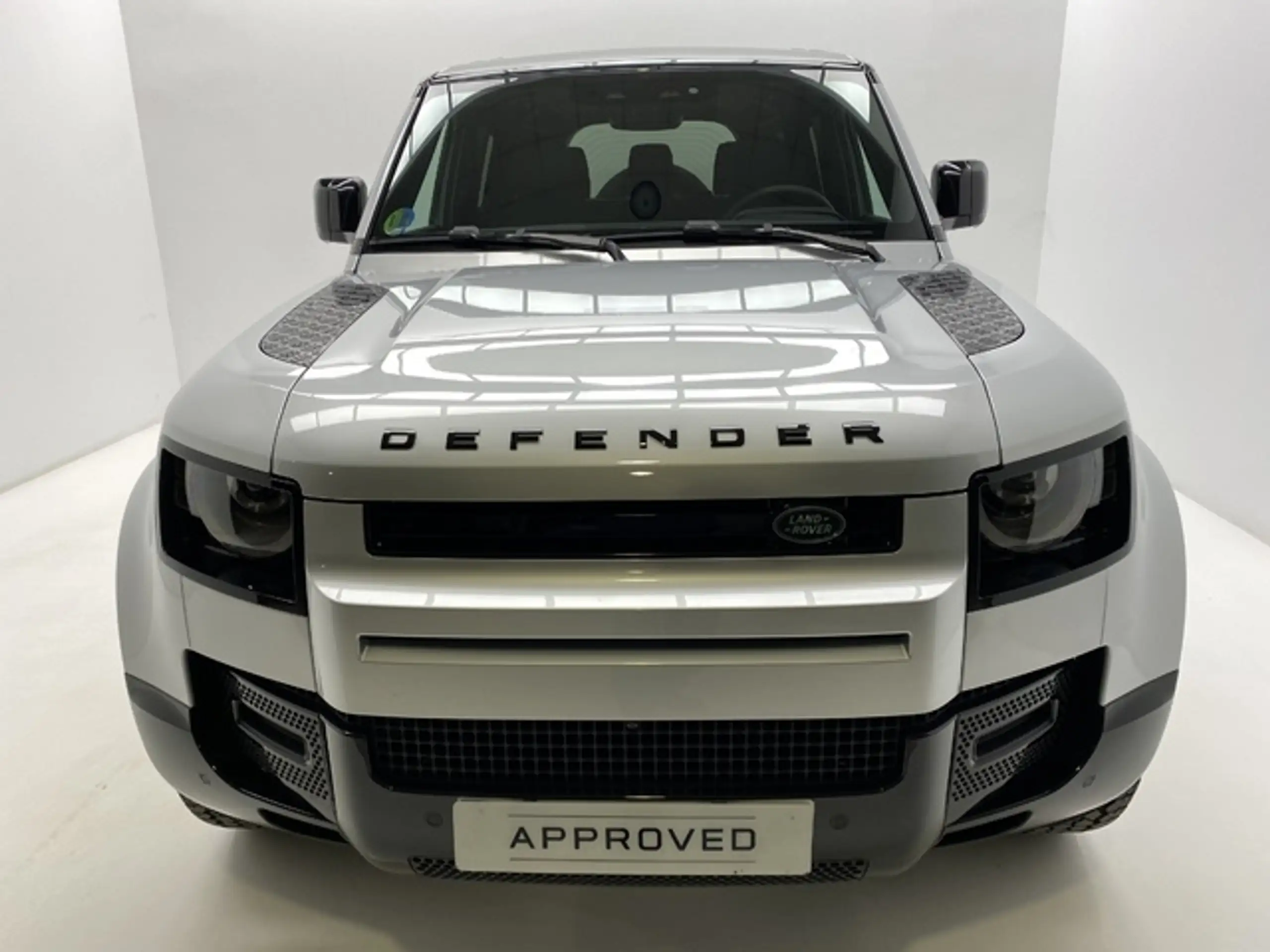 Land Rover Defender 2023