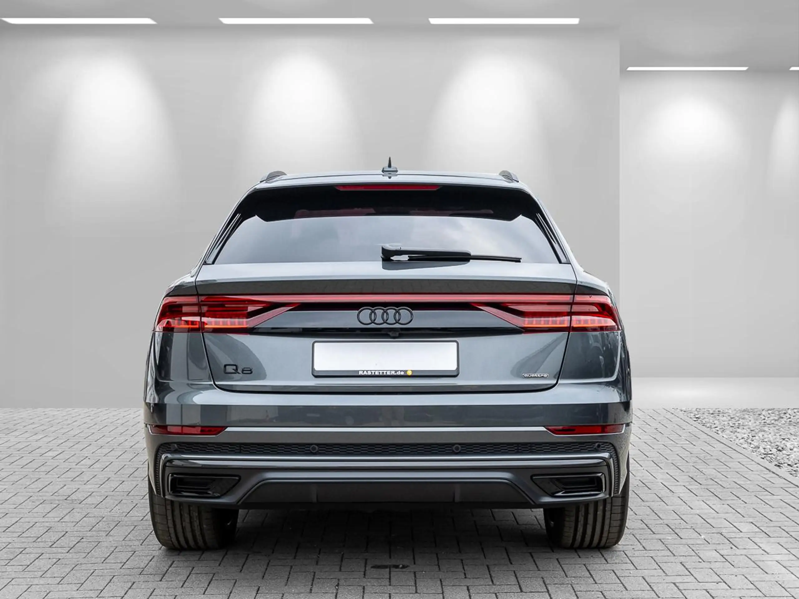 Audi - Q8