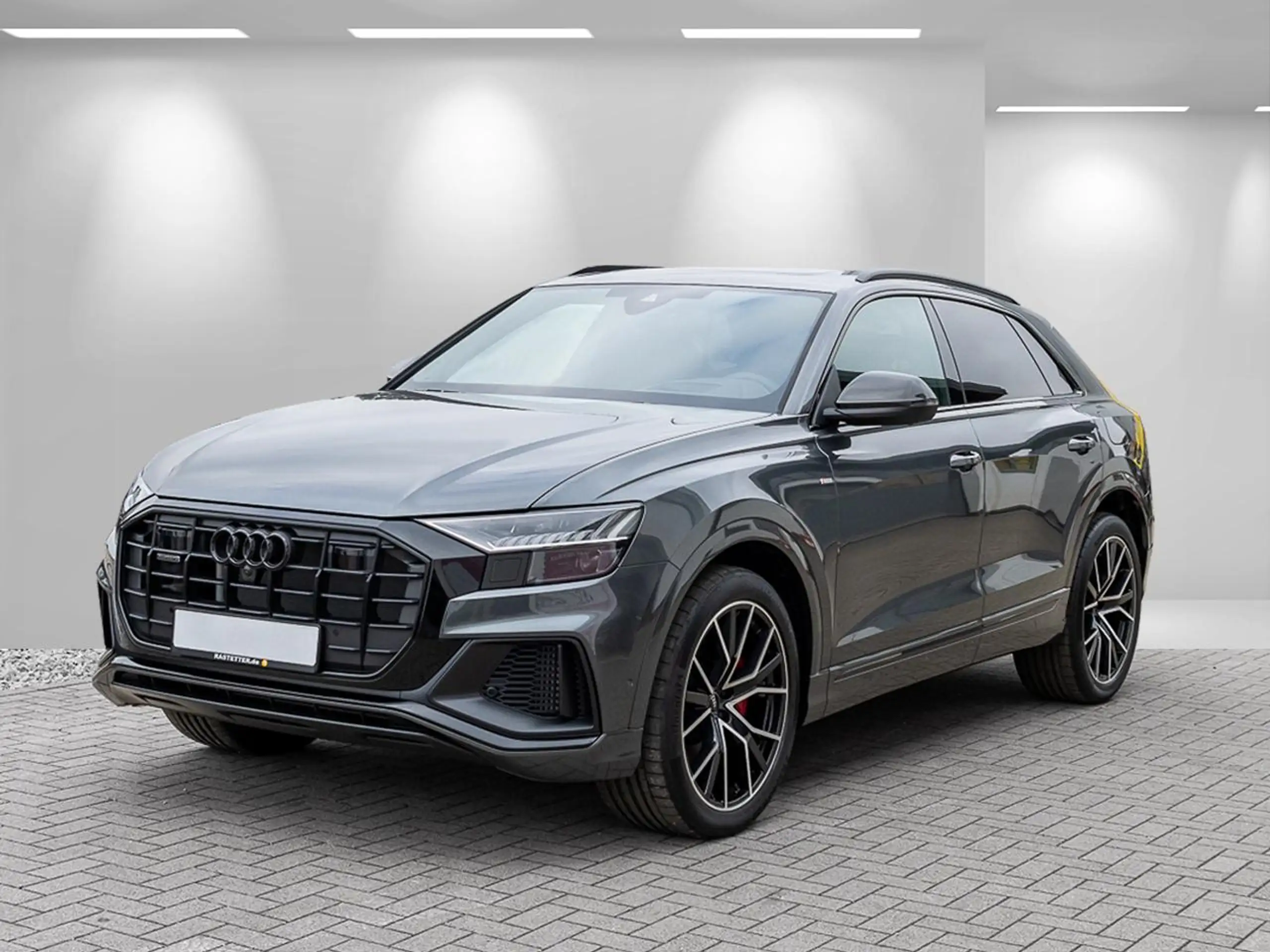 Audi - Q8