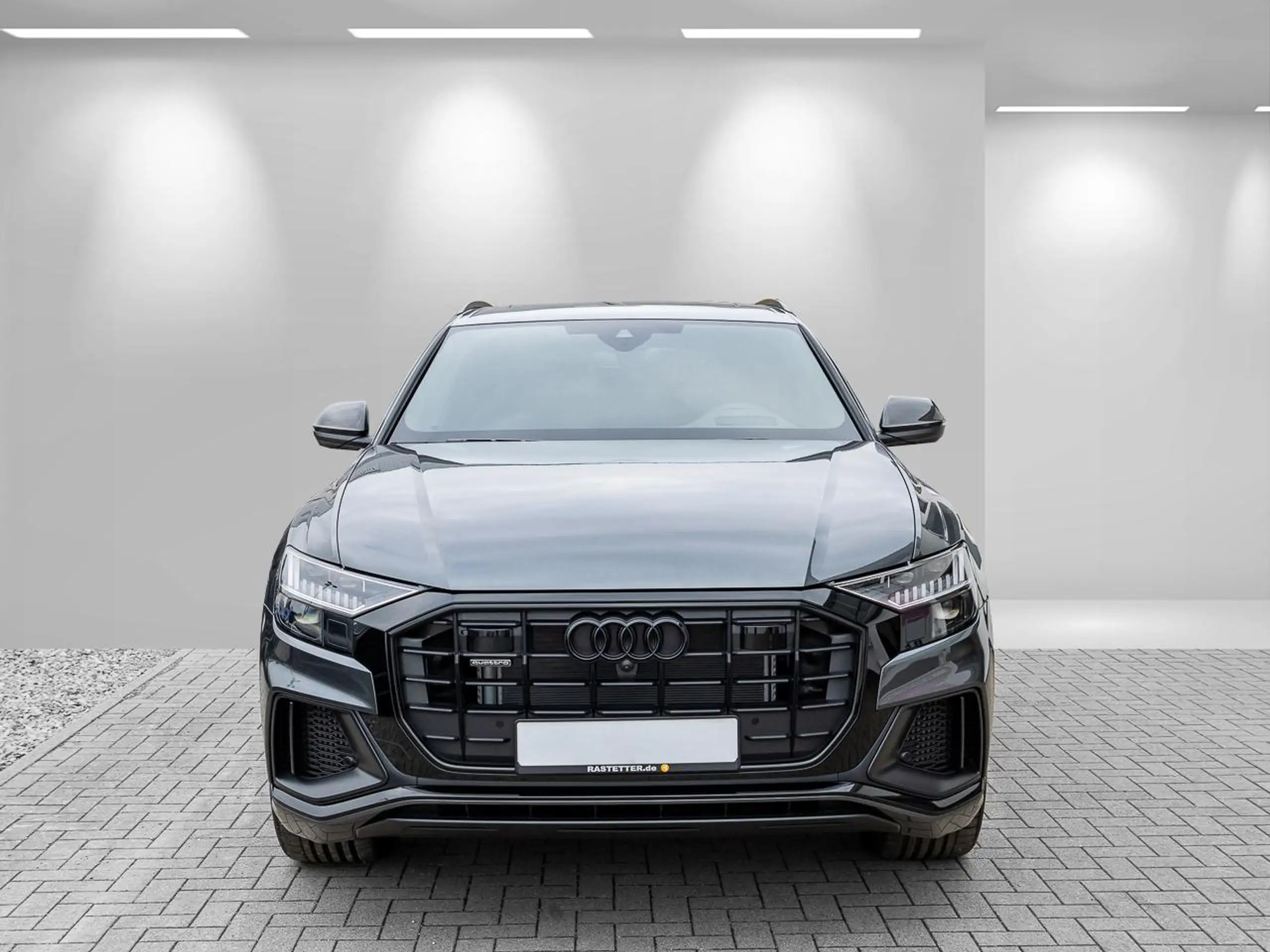 Audi - Q8