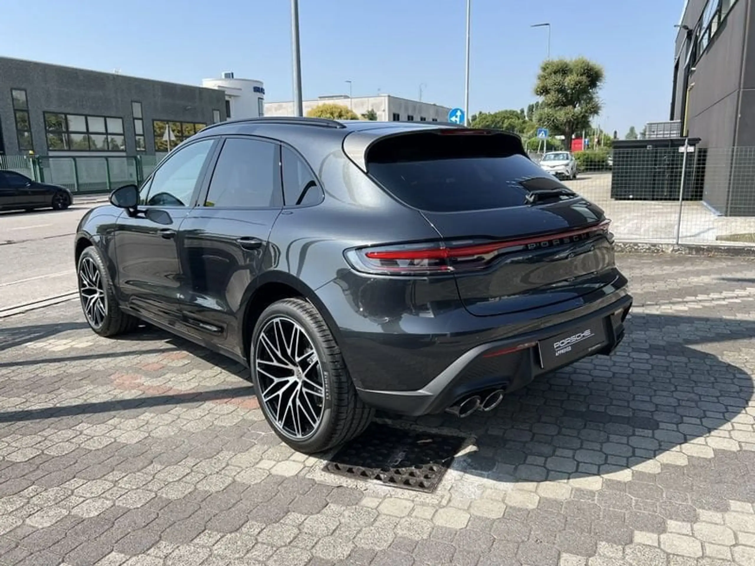 Porsche - Macan