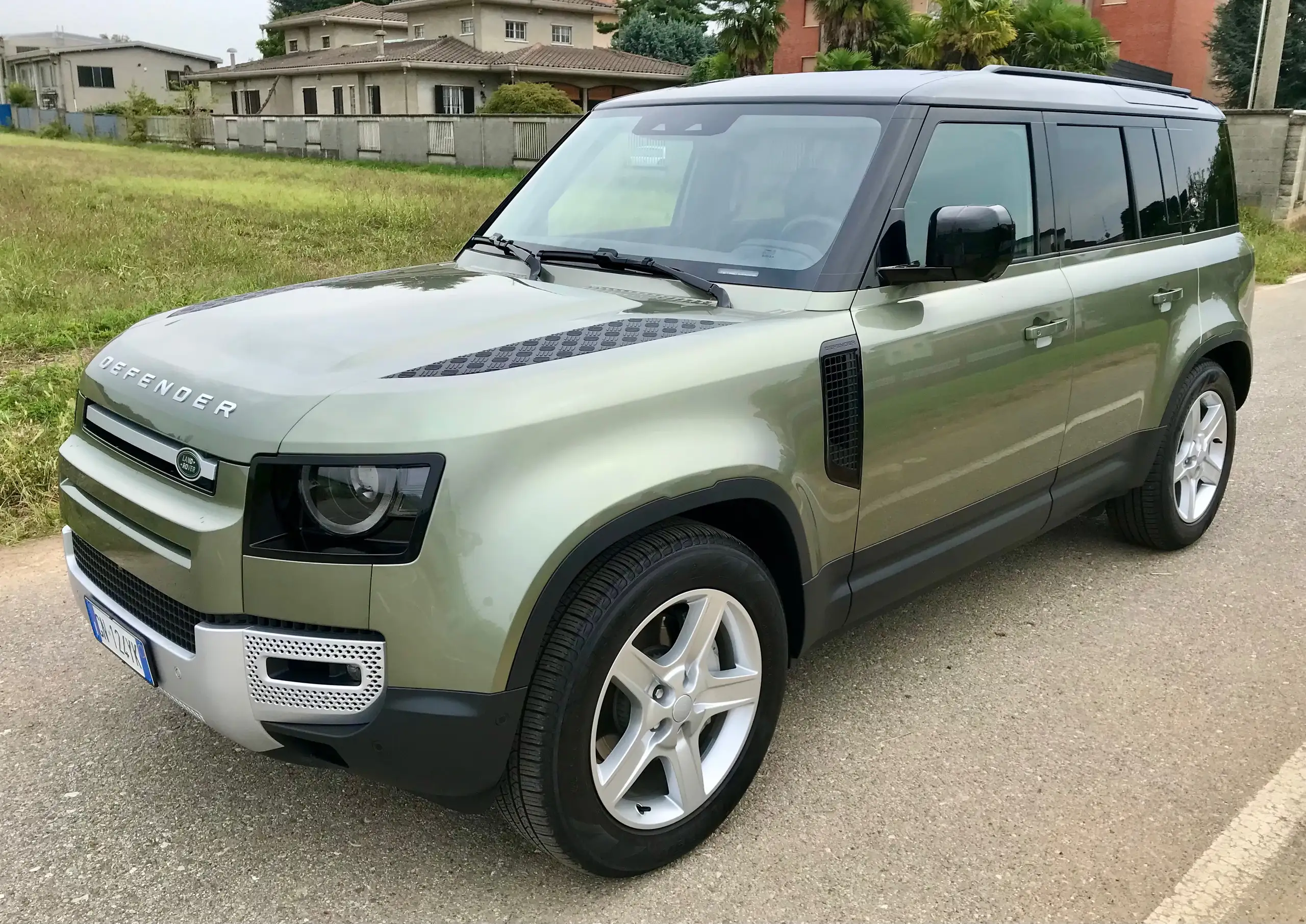 Land Rover - Defender