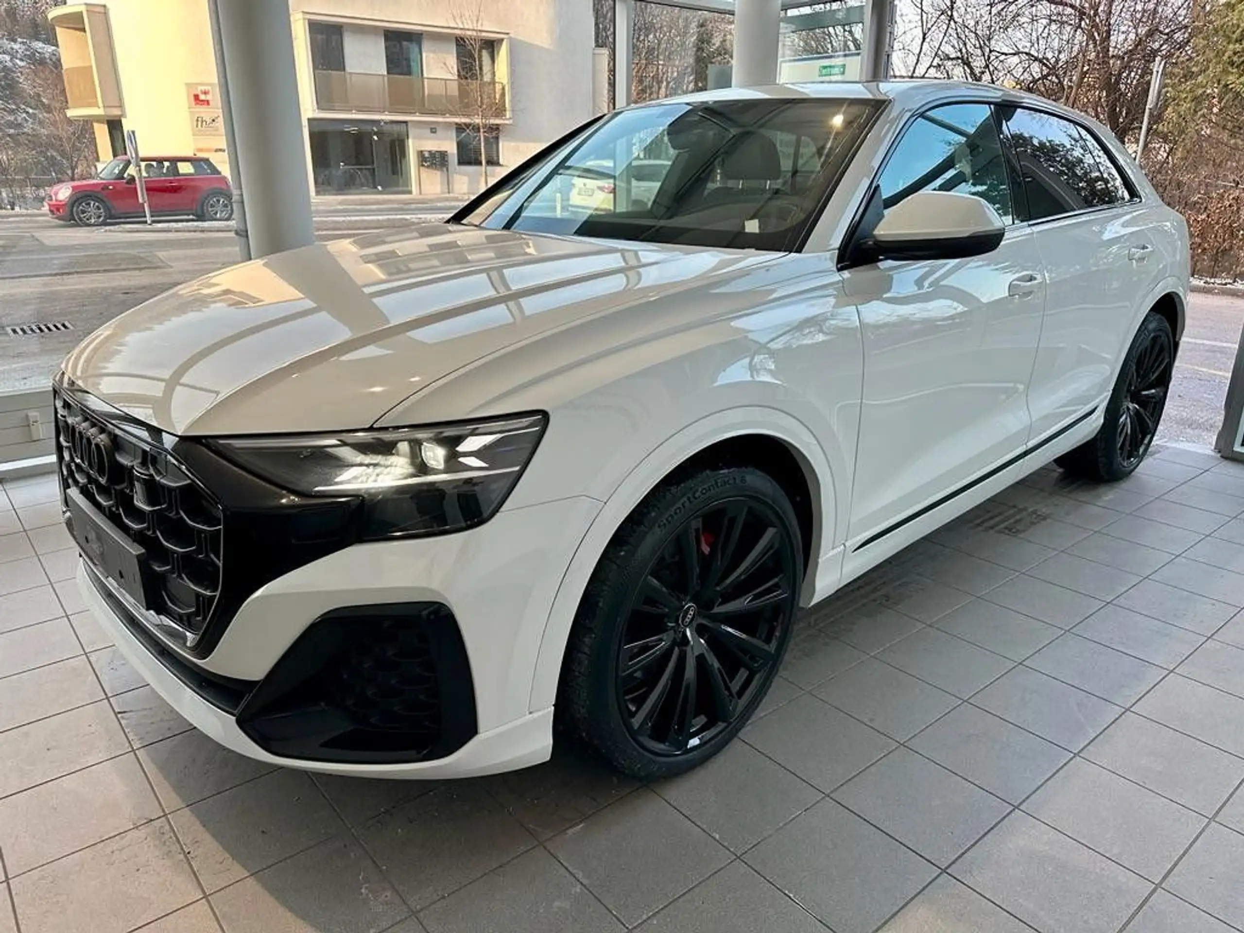 Audi - Q8