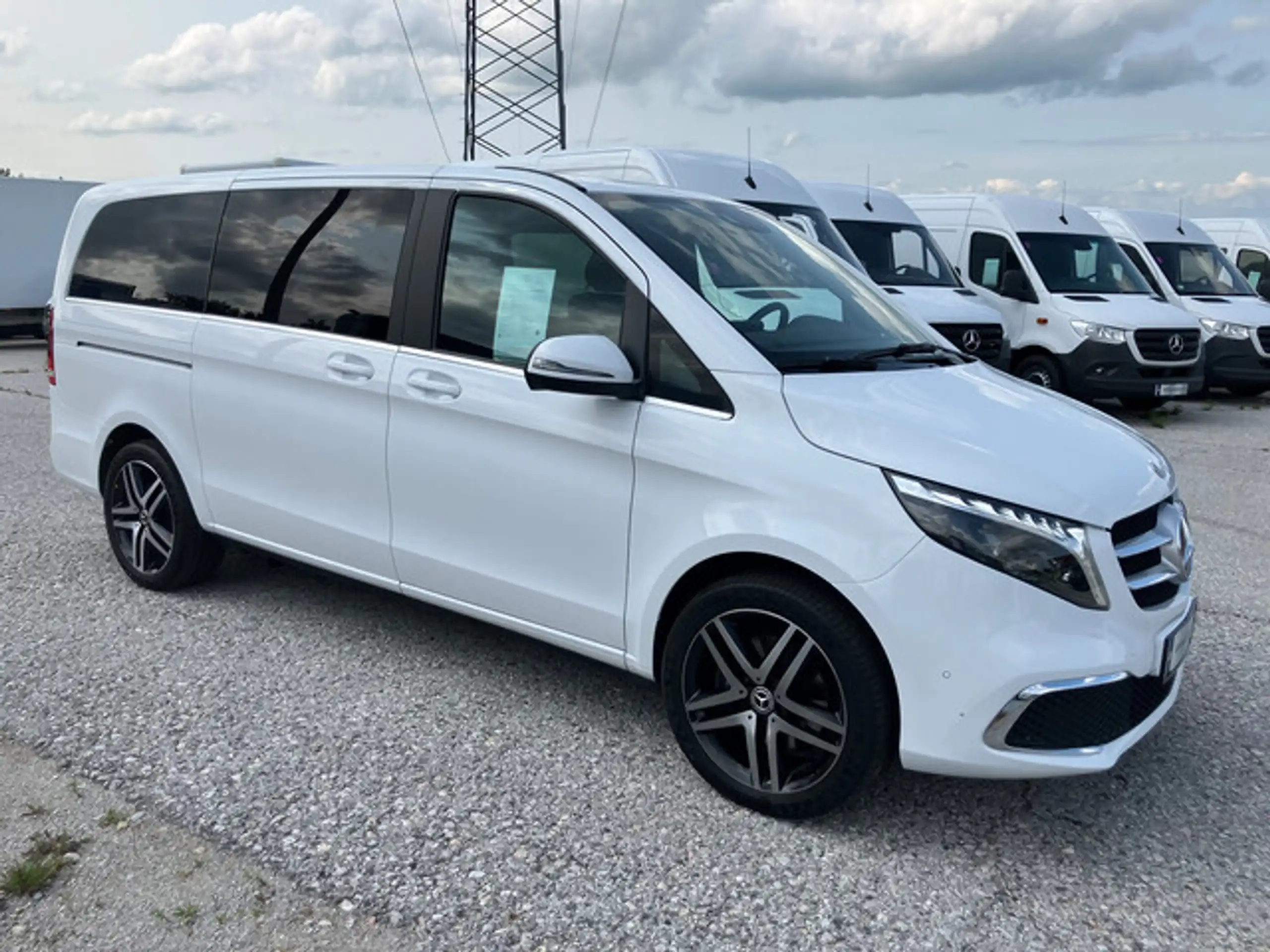 Mercedes-Benz - V 250