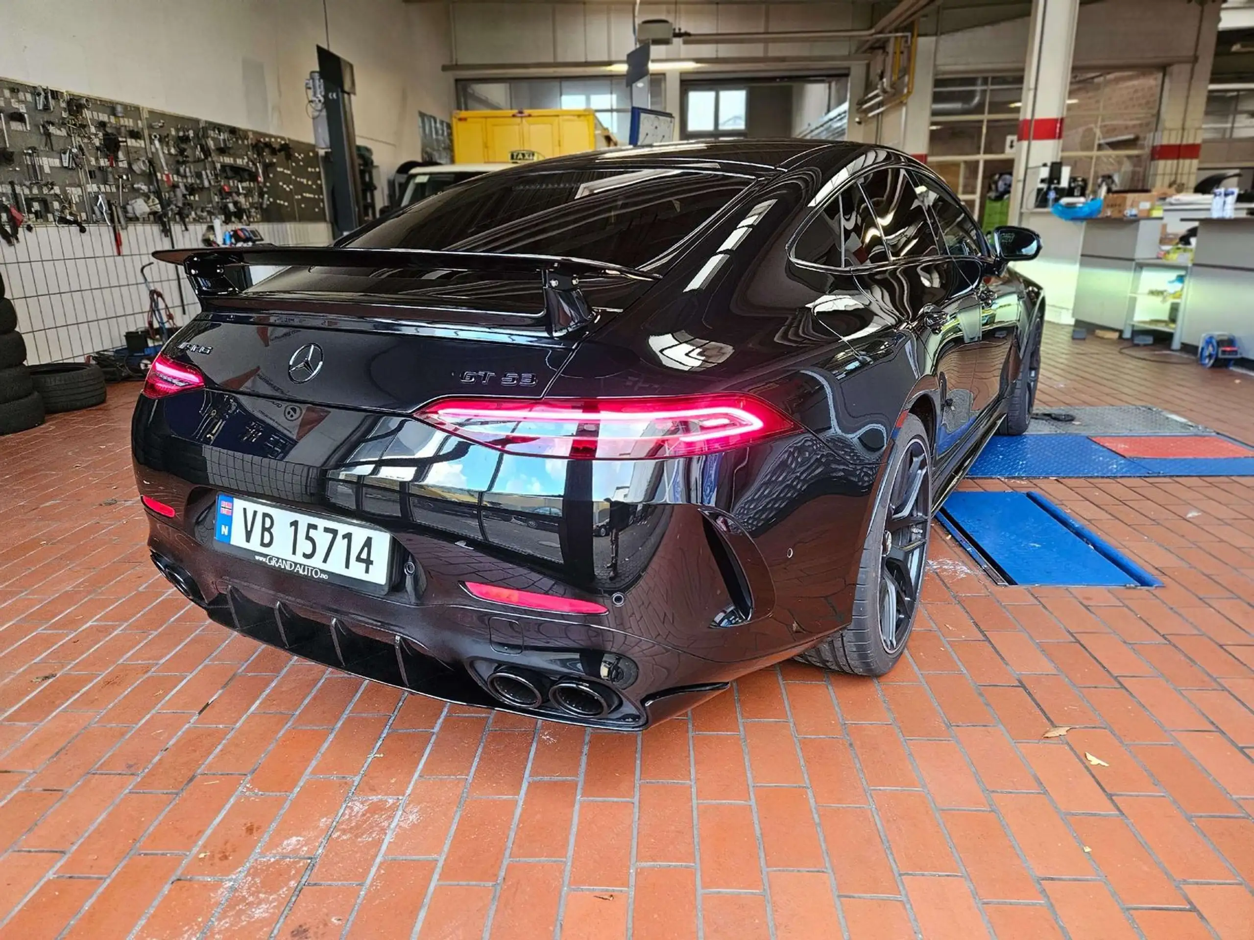 Mercedes-Benz - AMG GT