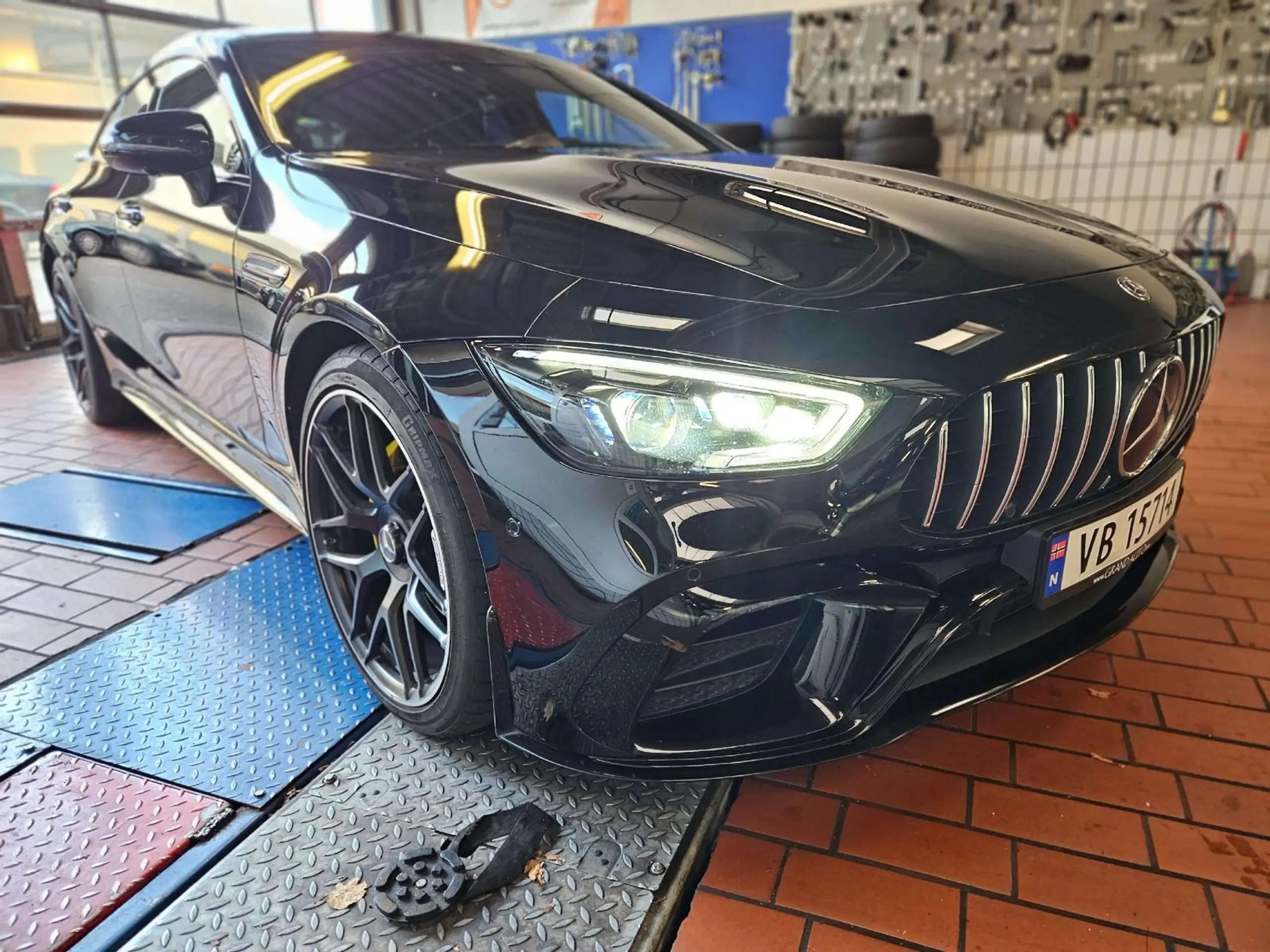 Mercedes-Benz - AMG GT